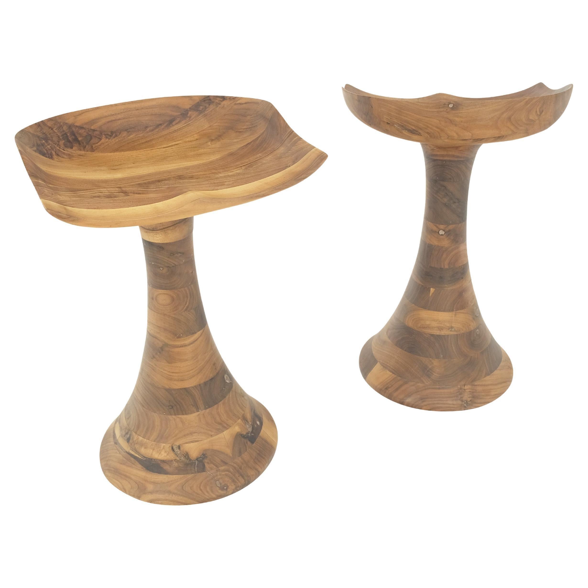 Gedrechselte Gestelle Geschnitzter Sitz Massiv geölter Nussbaum Barhocker  MINT! im Angebot 6