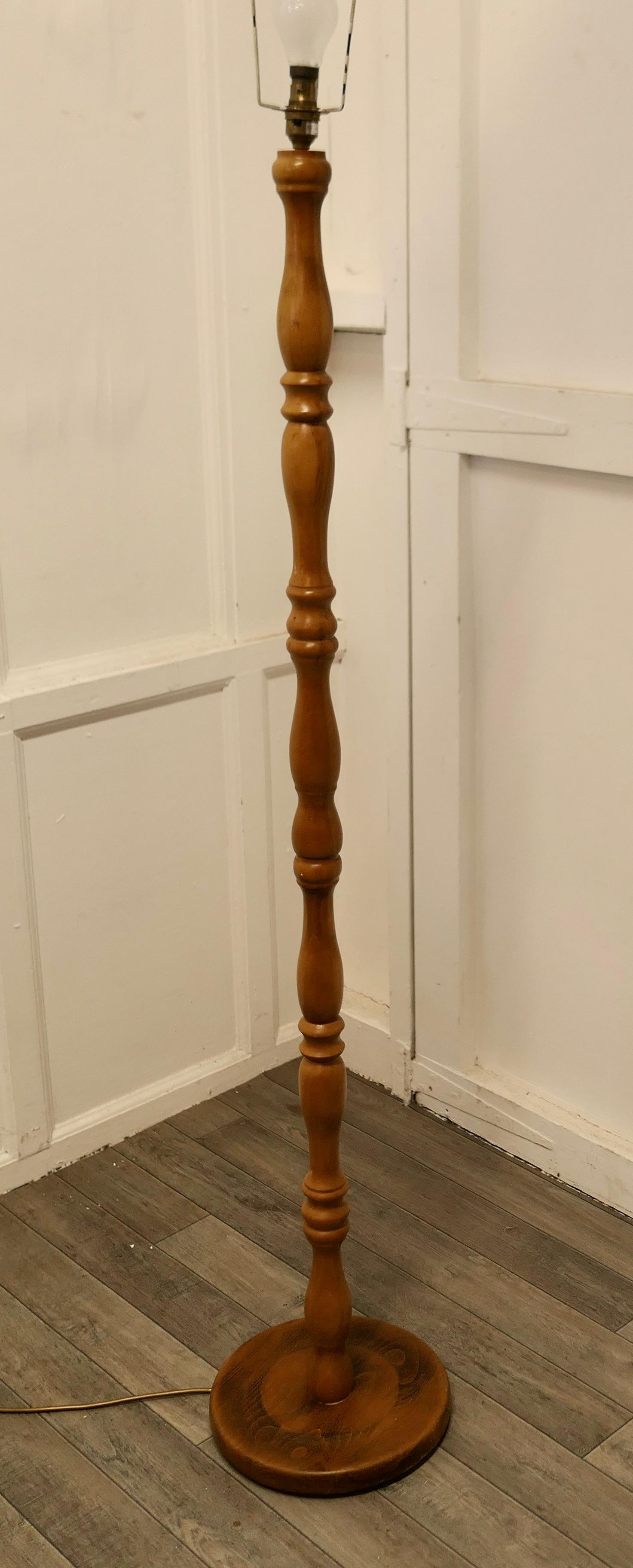 20th Century Turned Beech Floor Standing Lamp a Skilfully Turned Piece For Sale