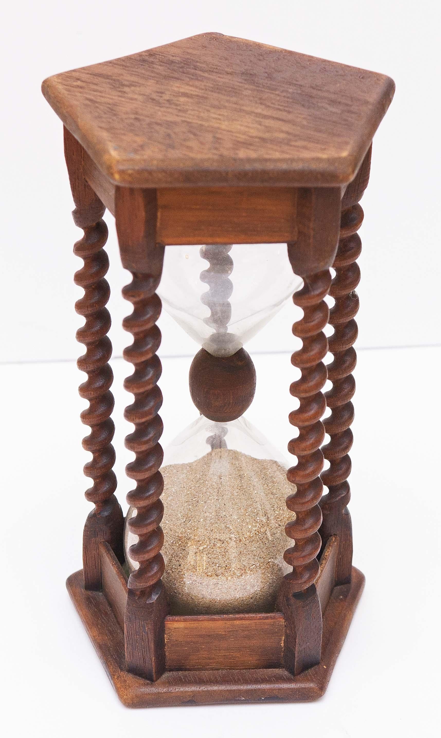 Turned column hourglass. Early 20th century.