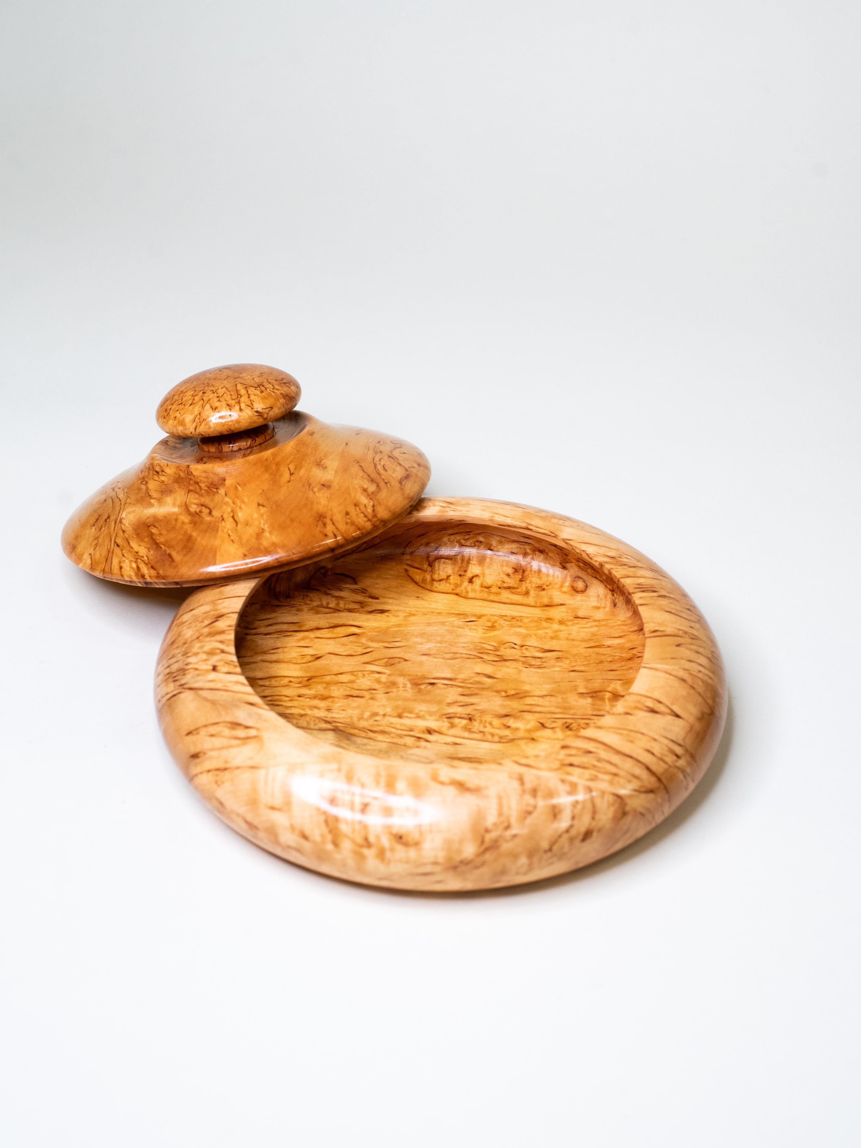Turned Curly Birch Lidded Bowl, Finland, 1970s For Sale 5