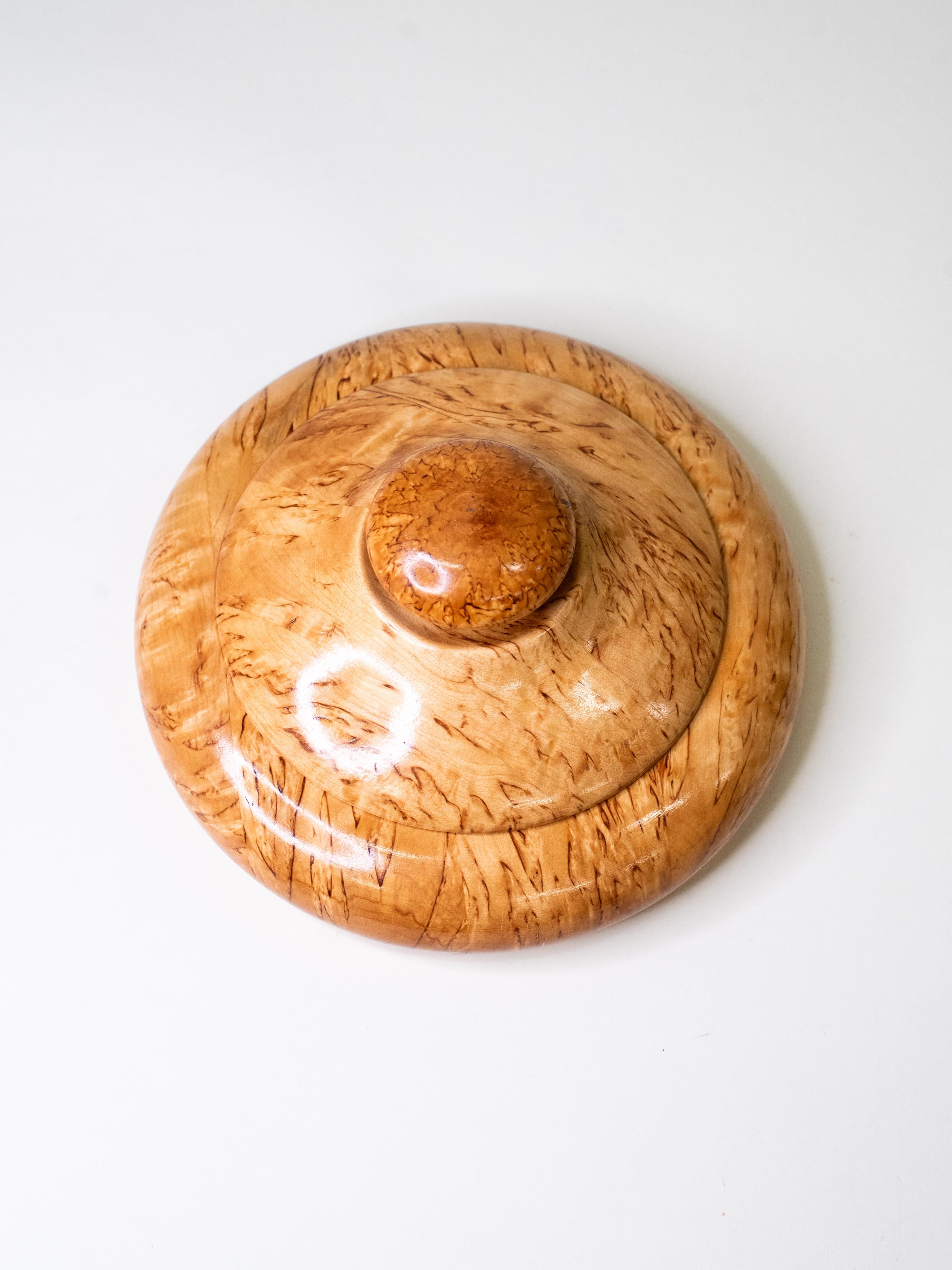 Lacquered Turned Curly Birch Lidded Bowl, Finland, 1970s For Sale