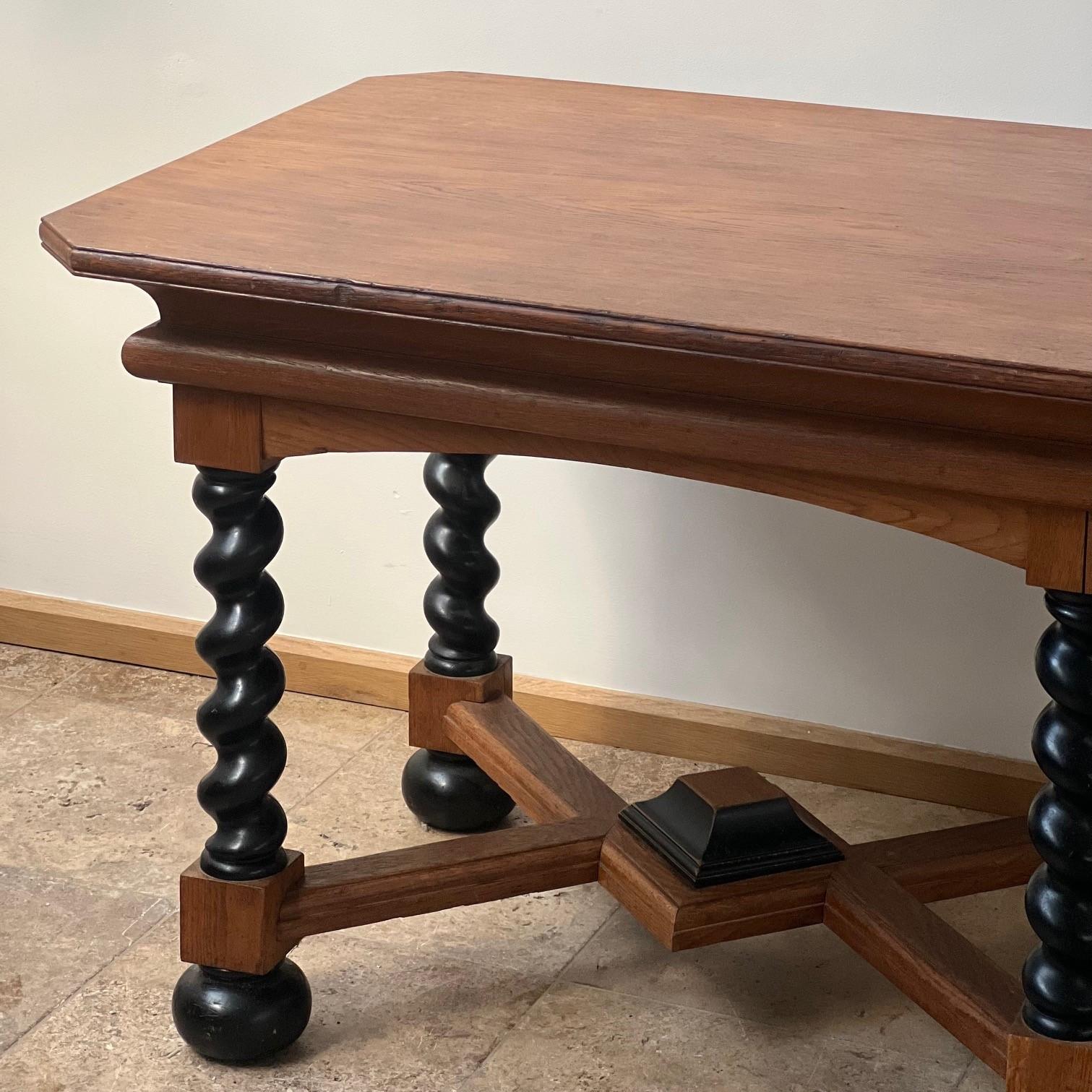 Turned Ebonized Legs Center Hall Table, Sweden, 19th Century In Good Condition In New York, NY