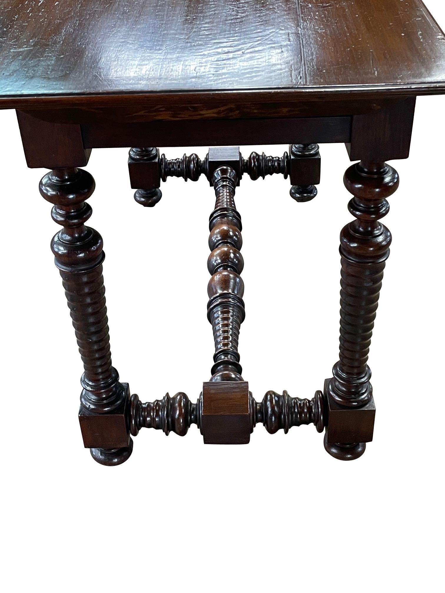 Turned Leg Side Table or Desk, Italy, 18th Century In Good Condition In New York, NY
