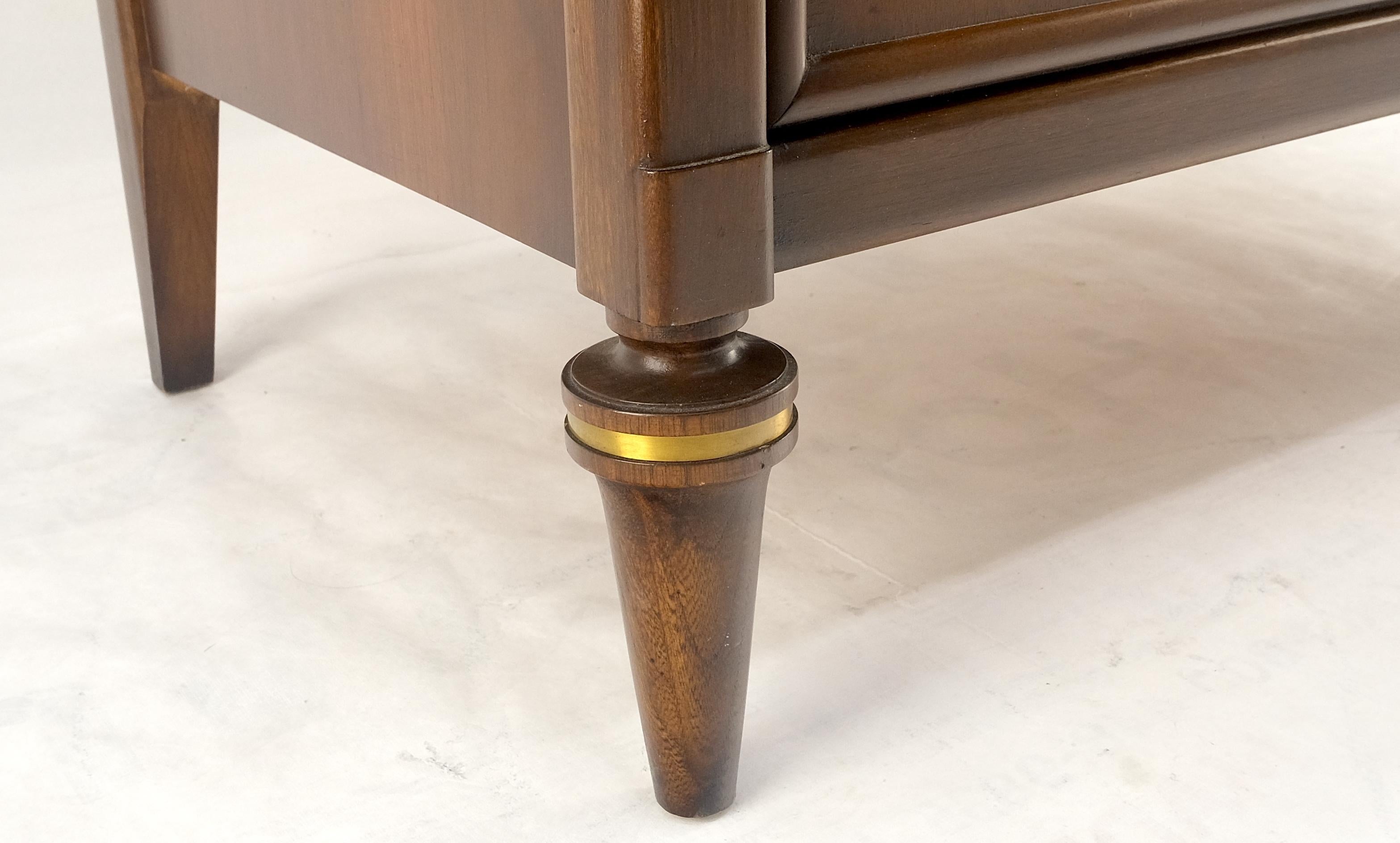 Gambe tornite Due ante Cassetti montati Diamante intarsiato Ferramenta d'ottone Scrigno da scapolo in vendita 6