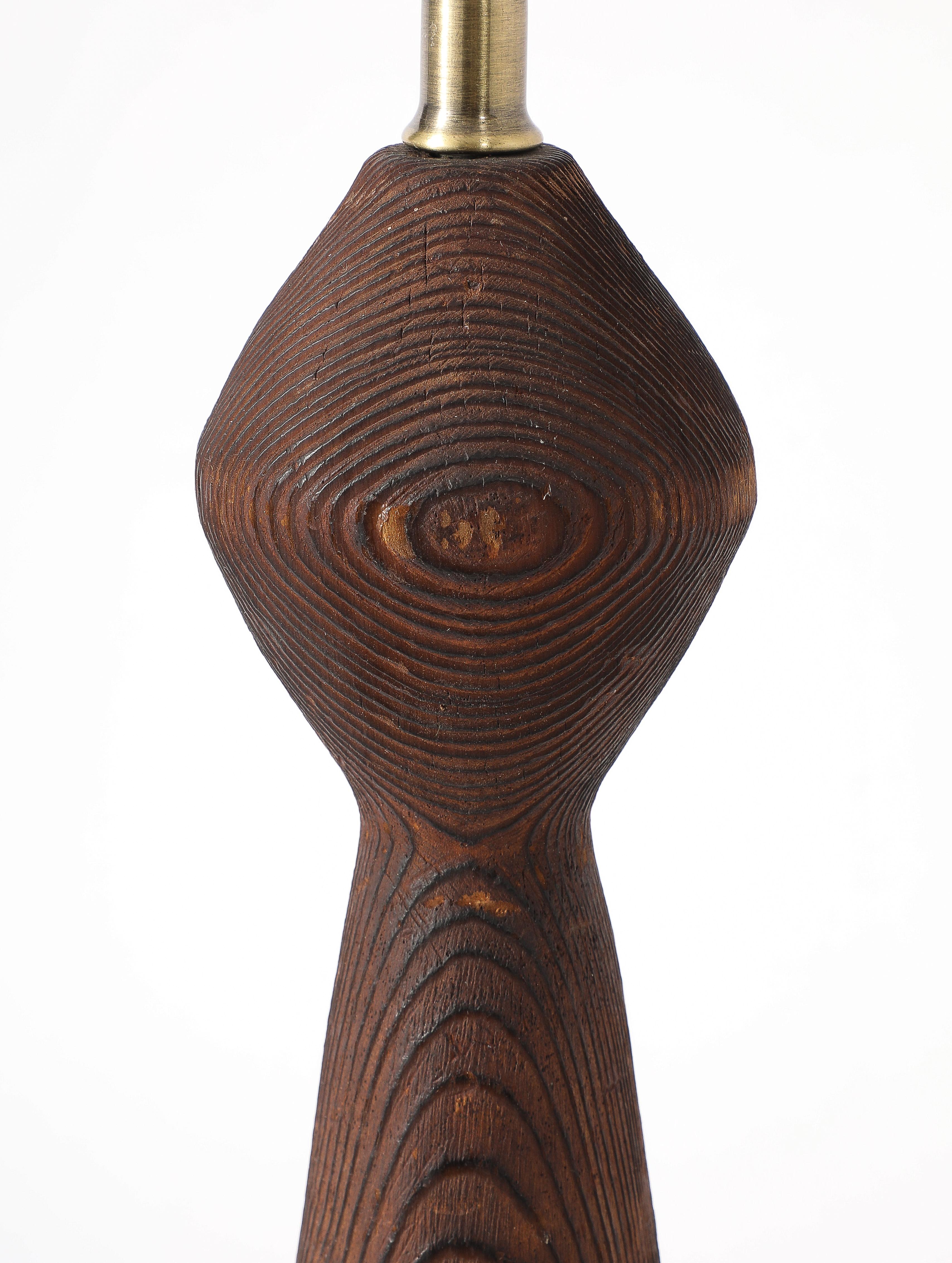 Pin Lampe en pin d'Oregon tourné, France, années 1940 en vente