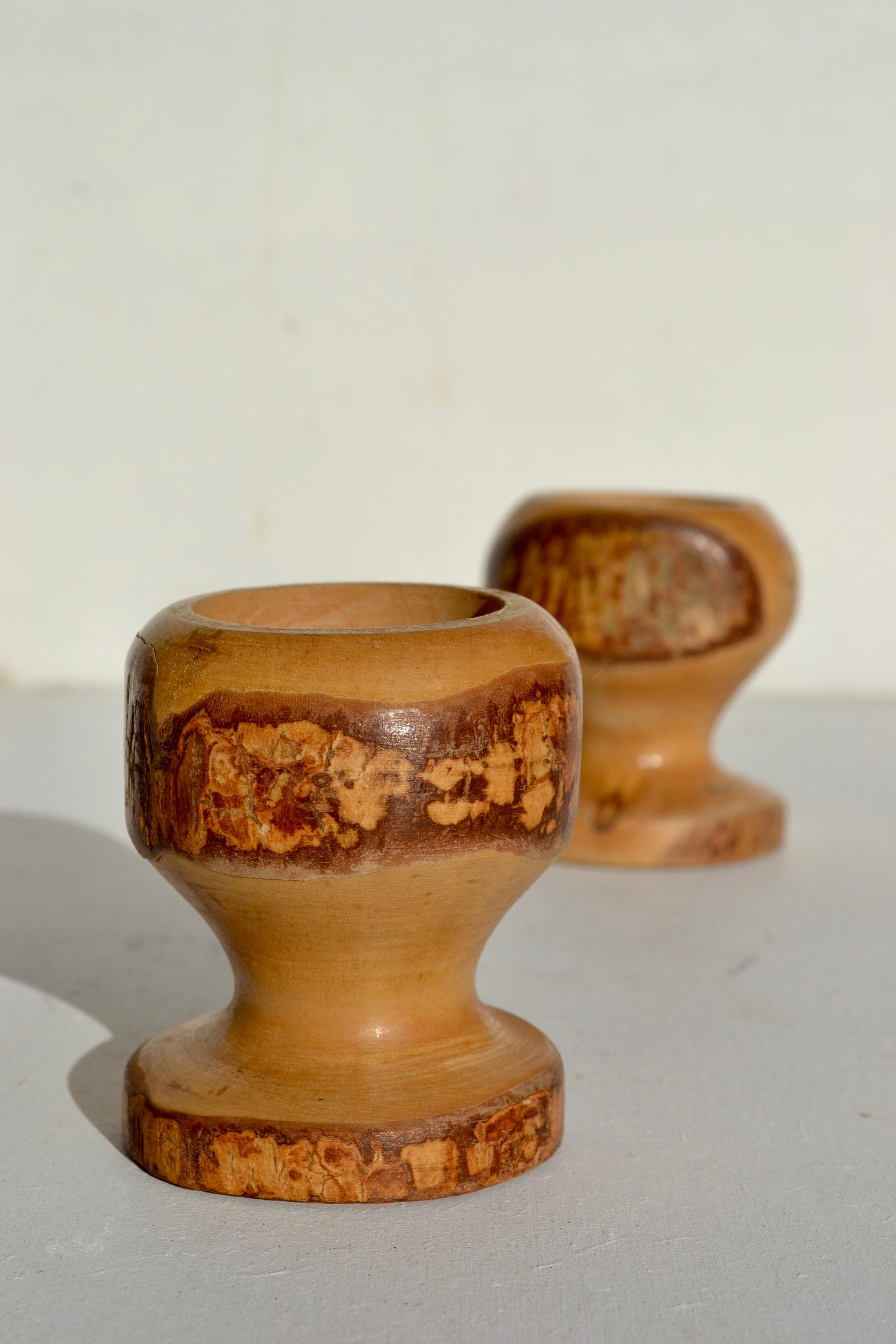 Provincial français Coquetiers en pin tourné - Art populaire français, milieu du 20e siècle en vente