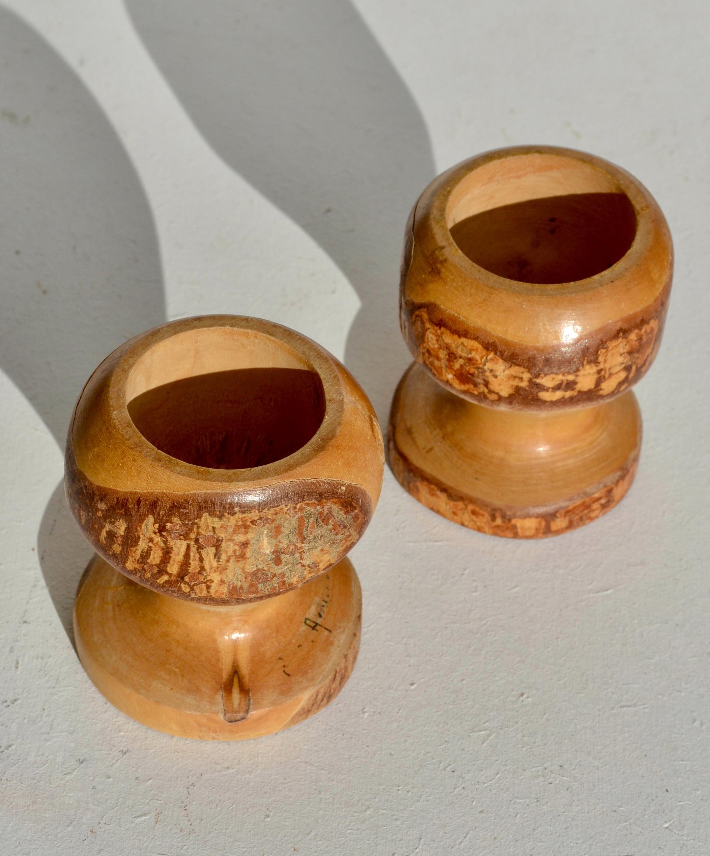 Pin Coquetiers en pin tourné - Art populaire français, milieu du 20e siècle en vente