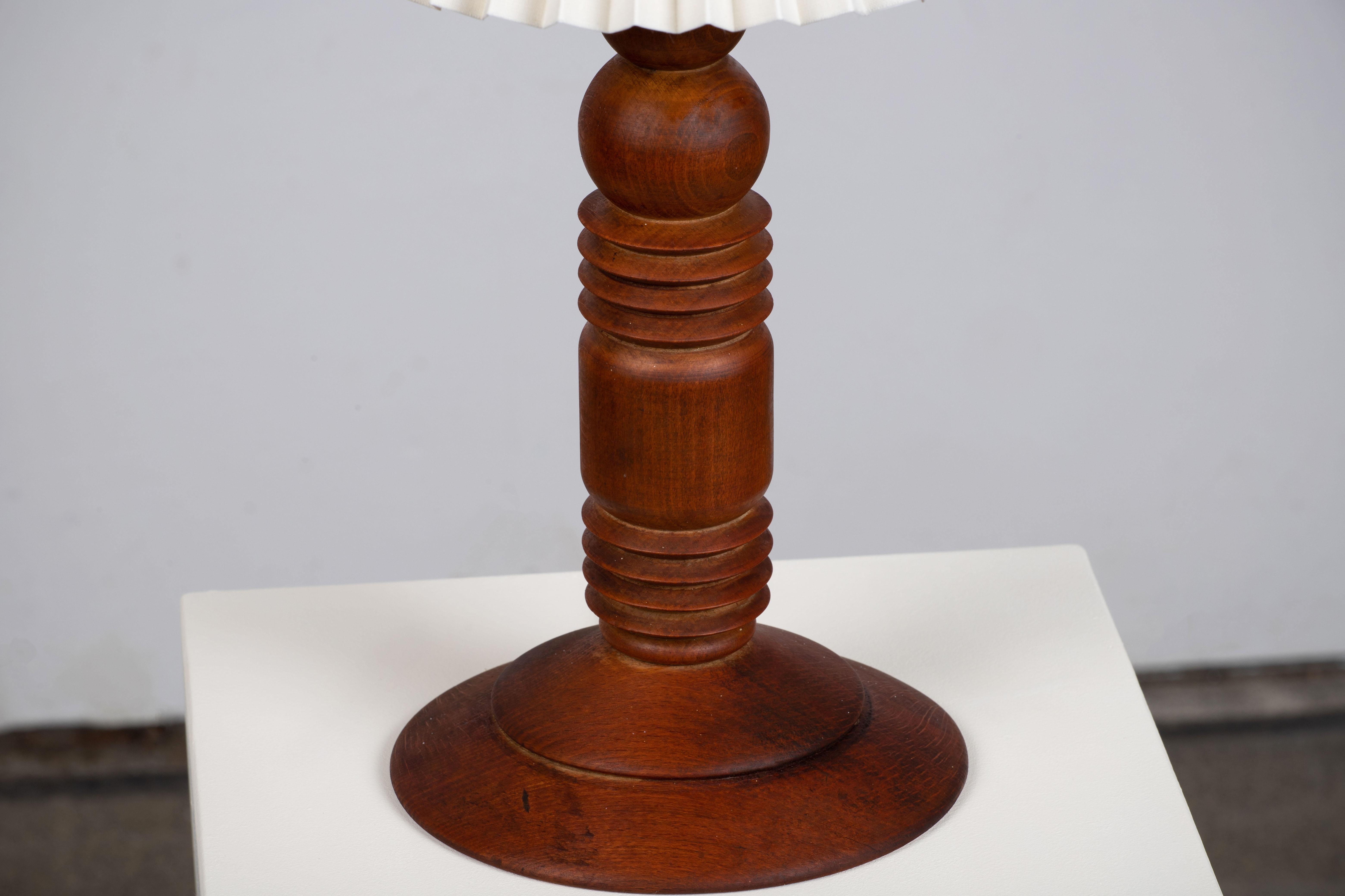 Turned teak Table Lamp, 1960, Denmark In Good Condition In Wiesbaden, DE