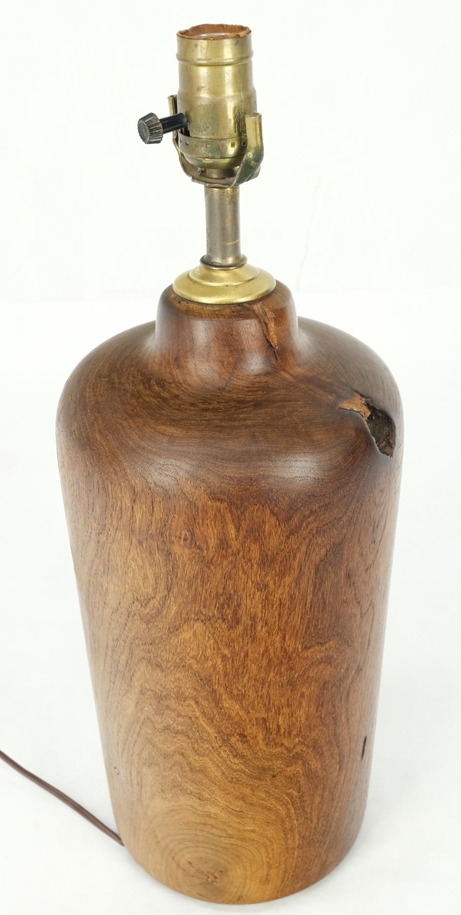Tischlampe aus massivem Palisanderholz in Vasenform, Mid-Century Modern, Mint im Angebot 3