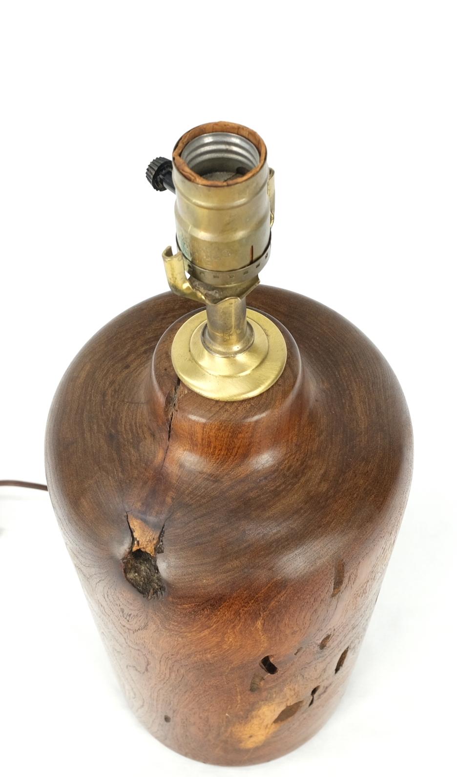 Tischlampe aus massivem Palisanderholz in Vasenform, Mid-Century Modern, Mint (Gedrechselt) im Angebot
