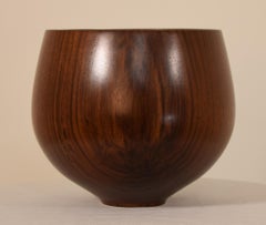 Bol en noyer tourné par Rude Osolnik