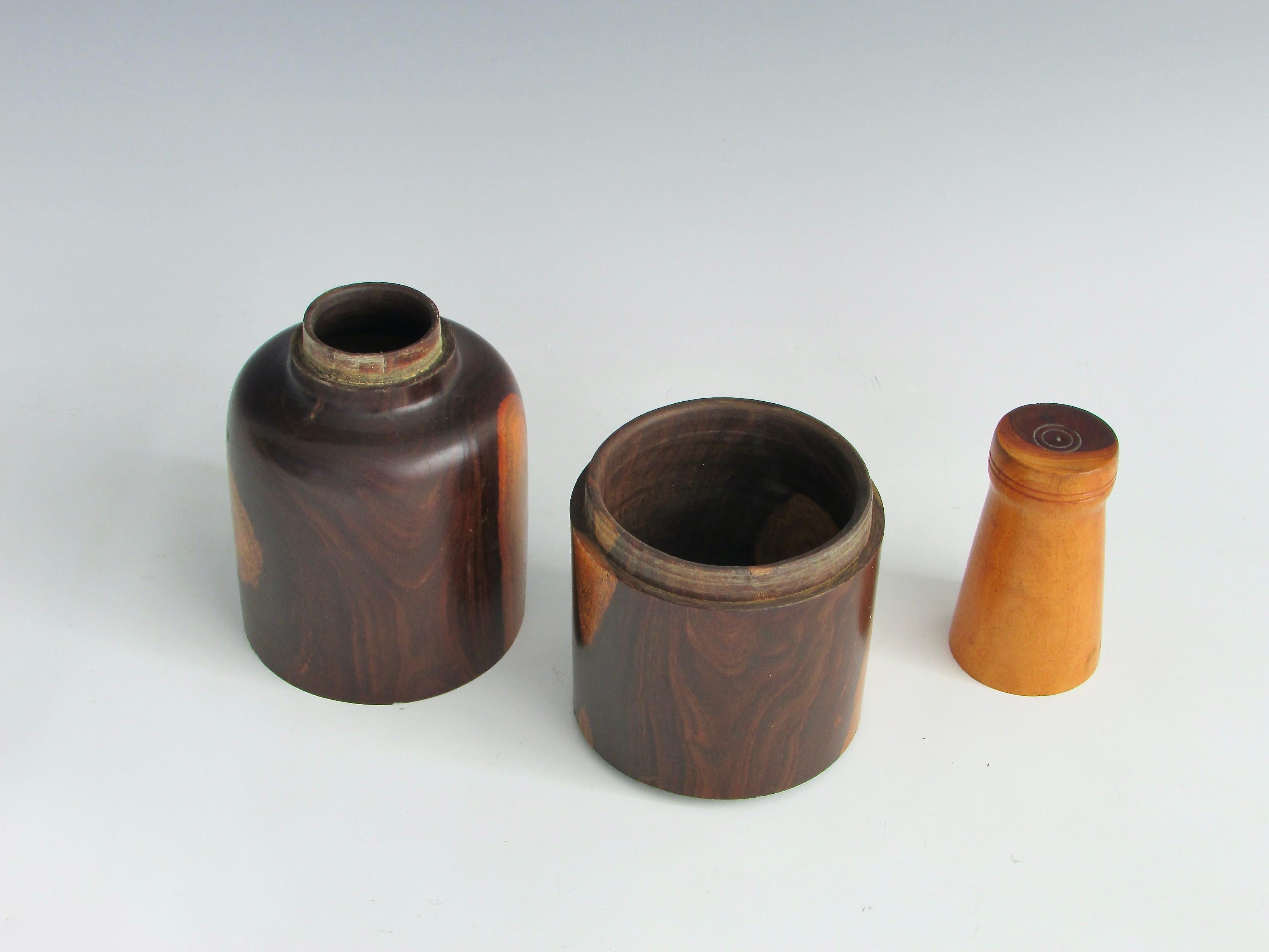 Turned Wood Bottle in Rosewood Assembled in Three Pieces For Sale 3