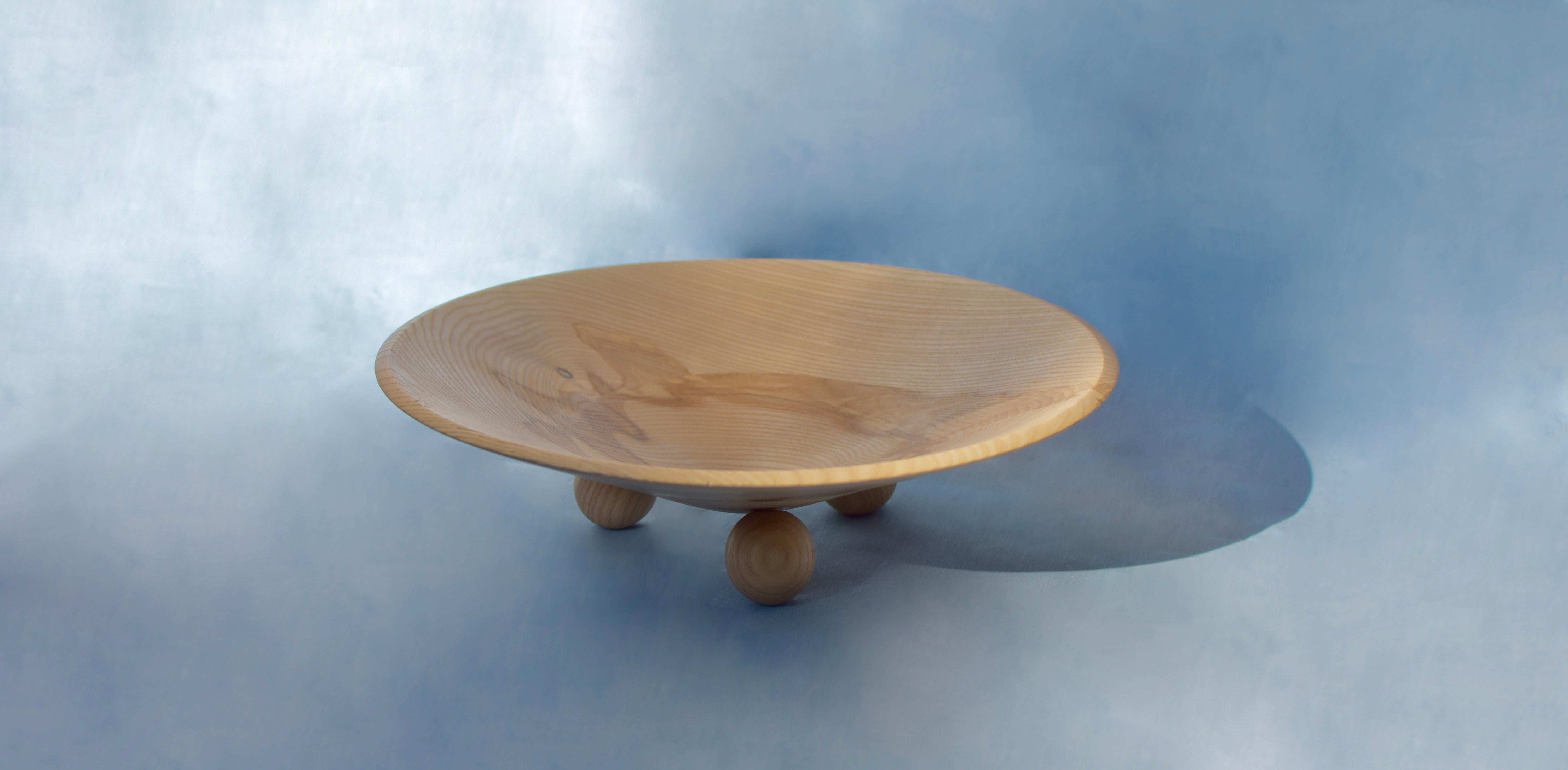 Turned-wood Bowl on Spheres Large In New Condition For Sale In Székesfehérvár, HU