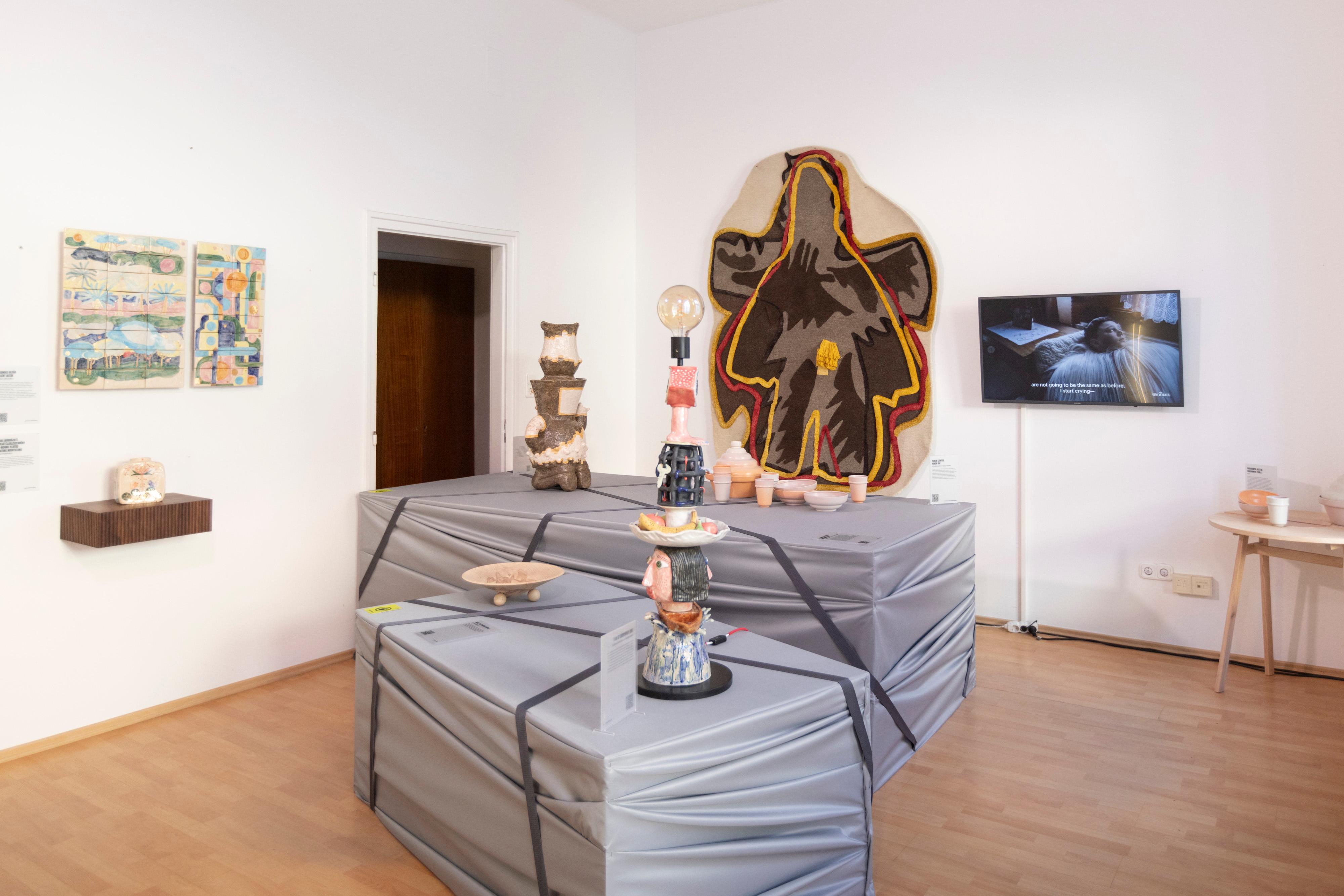 Turned-wood Bowl on Spheres Large For Sale 4