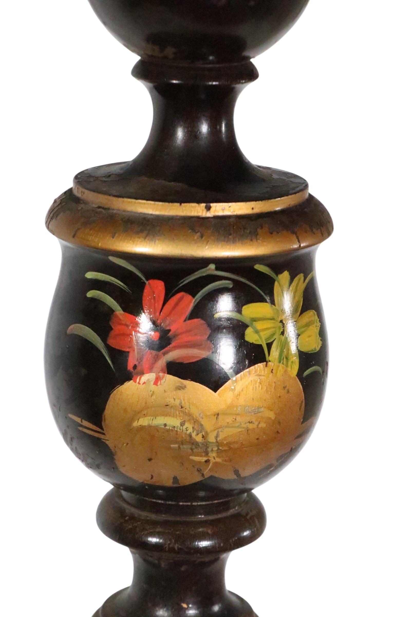 Lámpara de pie Chinoiserie de madera torneada en venta 8