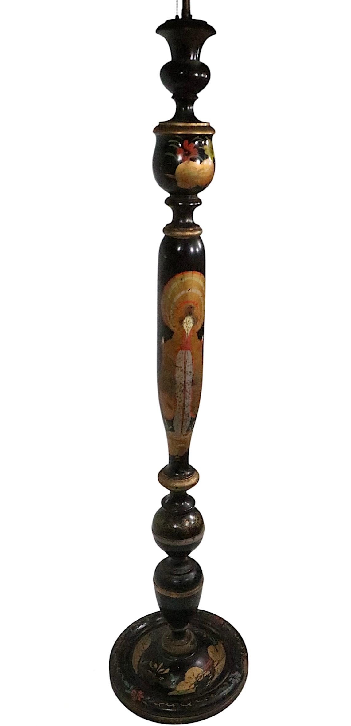 Lámpara de pie Chinoiserie de madera torneada Estadounidense en venta