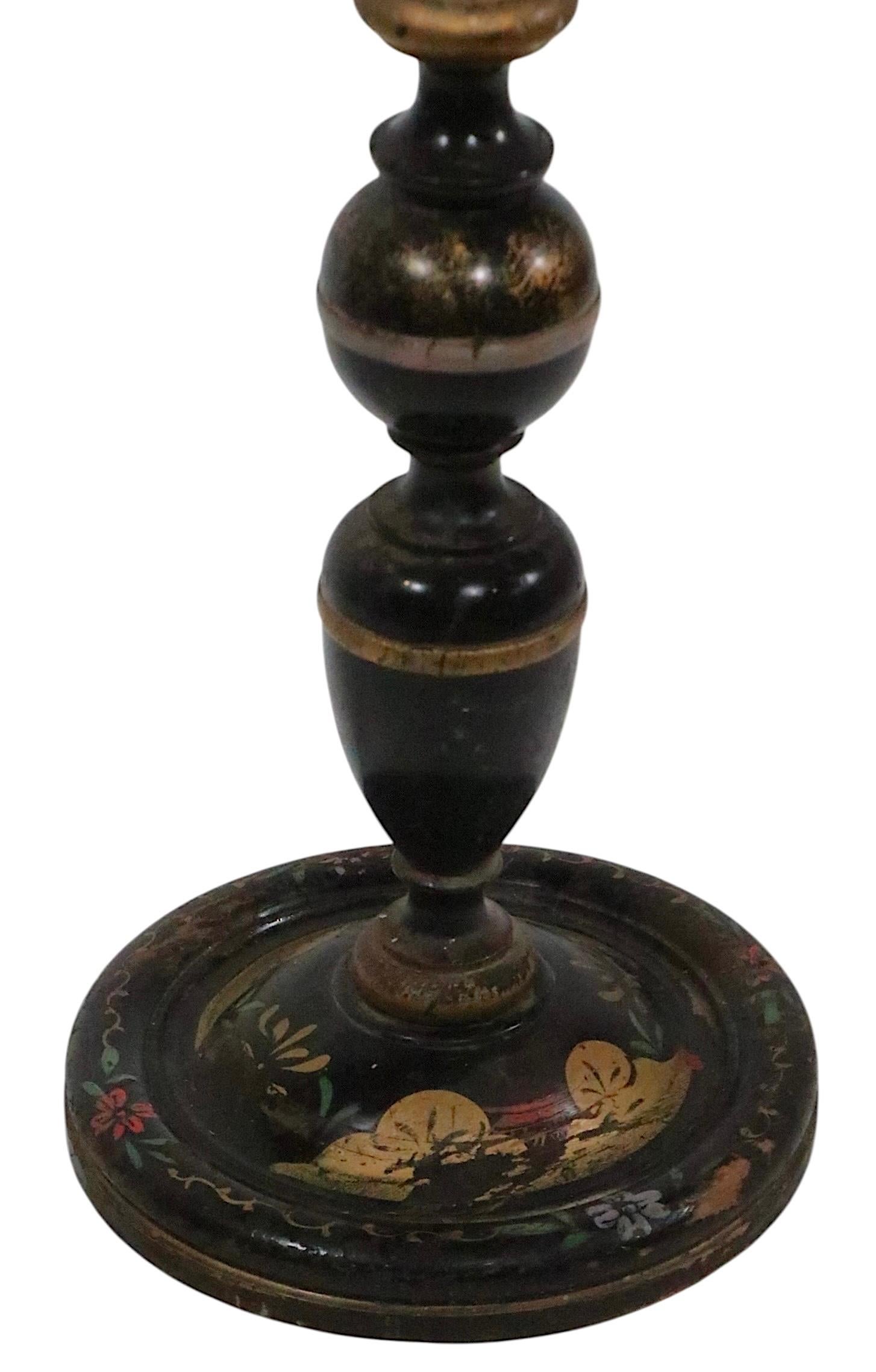 Lámpara de pie Chinoiserie de madera torneada en venta 1