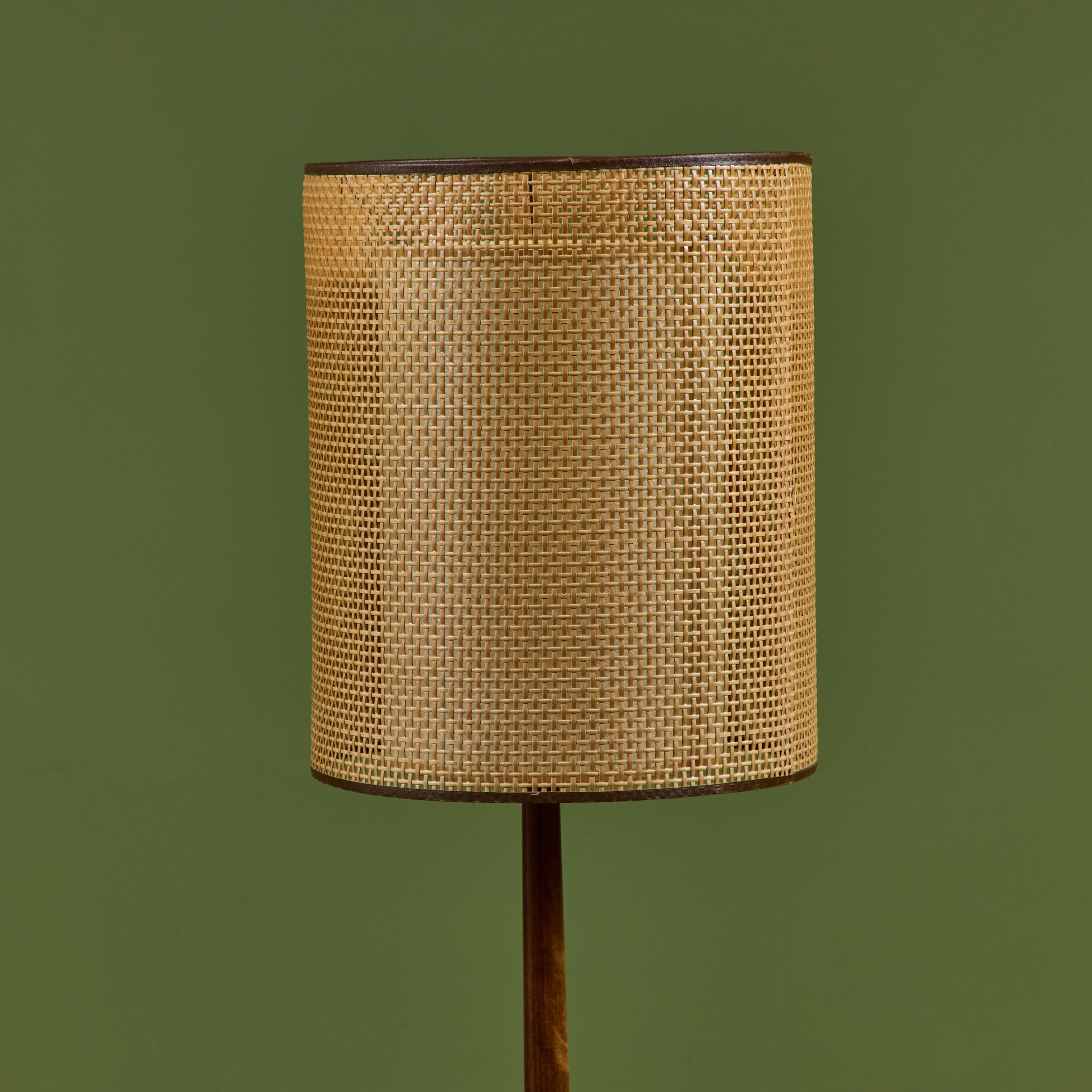 Lampadaire tourné avec table attachée en vente 2