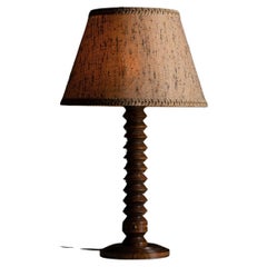 Lampe de table en bois tourné, Angleterre, vers 1930