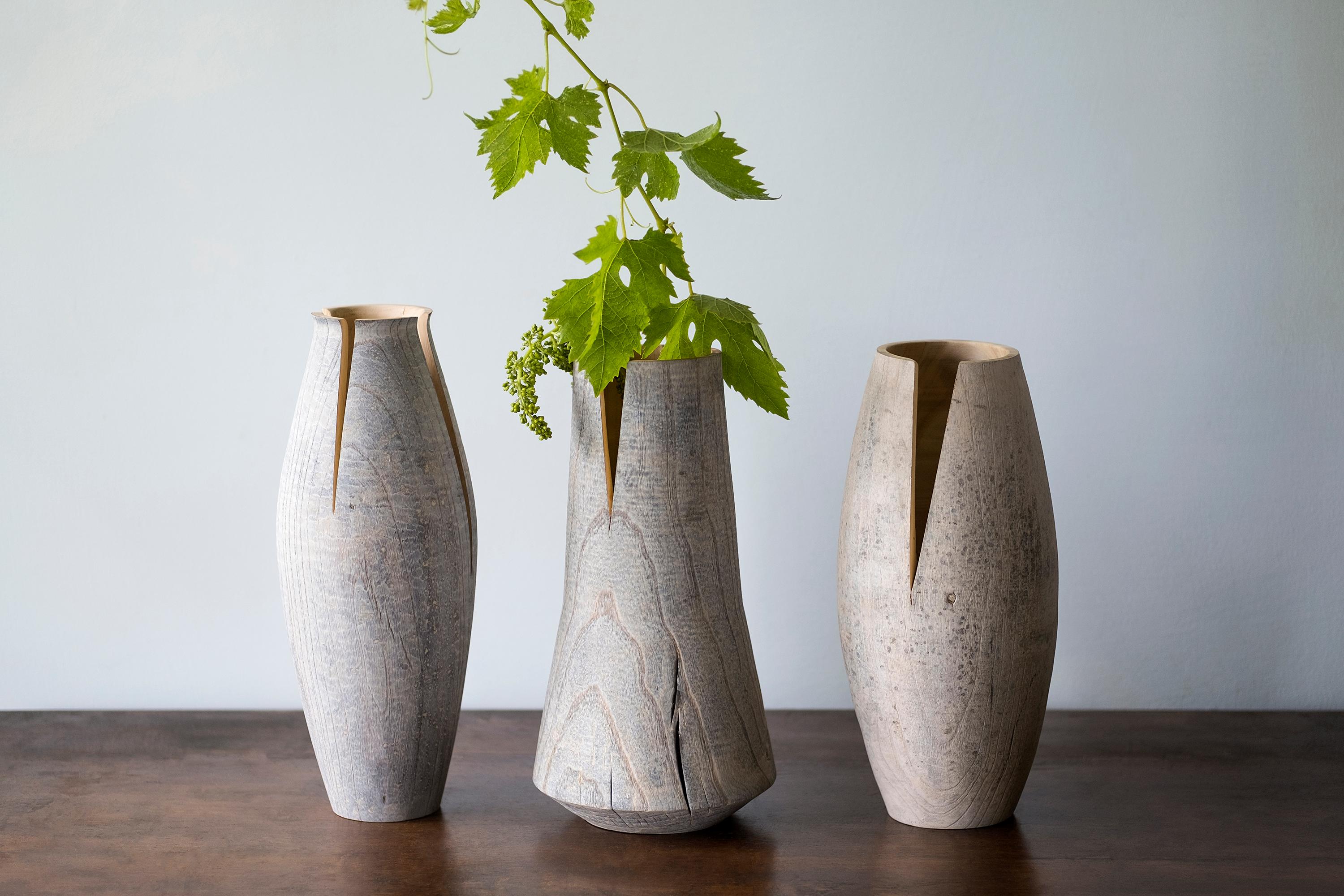 Turned Wood Vase 'Tomahawk C' Made in Italy In New Condition For Sale In Milan, IT