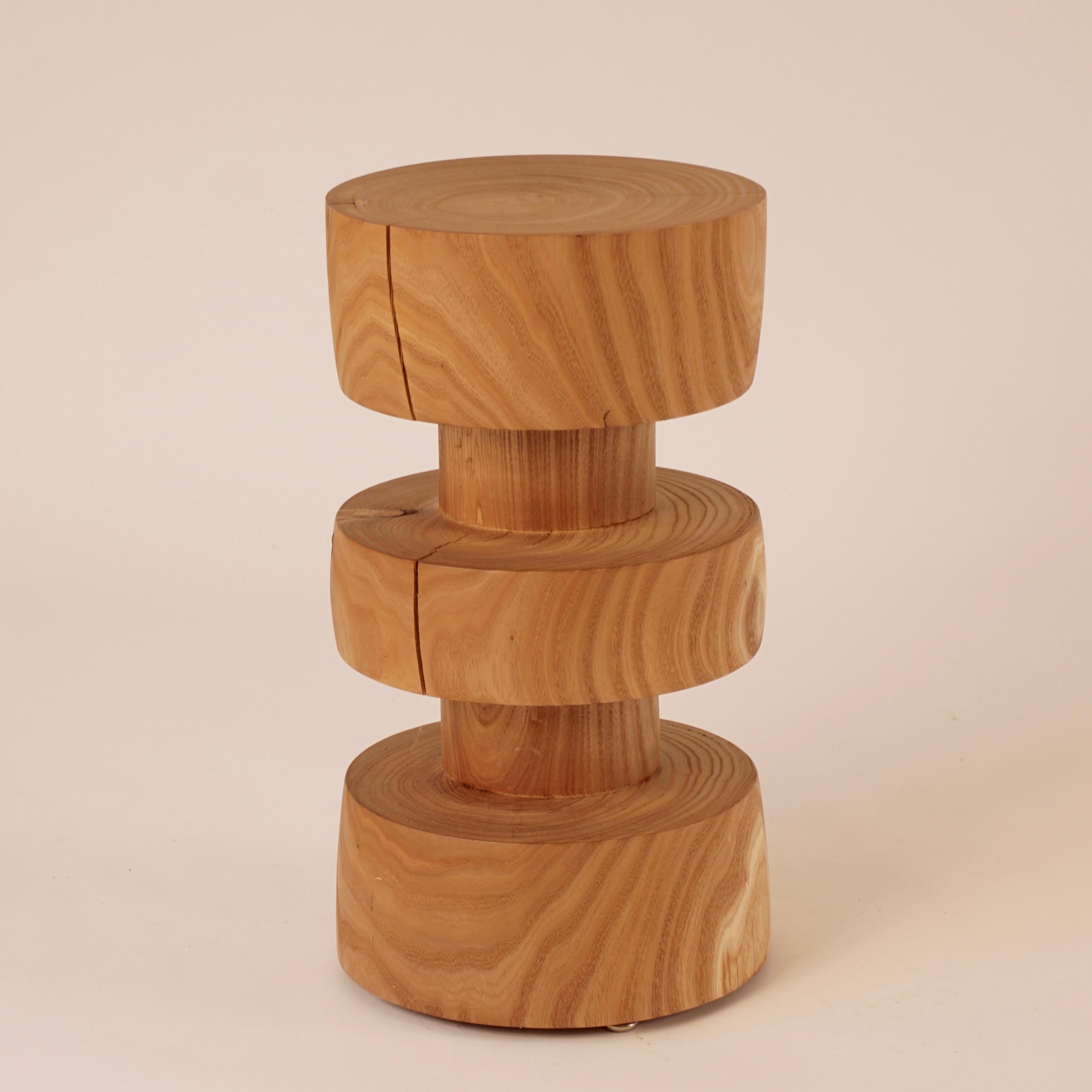 Mini-Sockeltisch aus gedrechseltem Holz #4 in Catalpa (amerikanisch) im Angebot