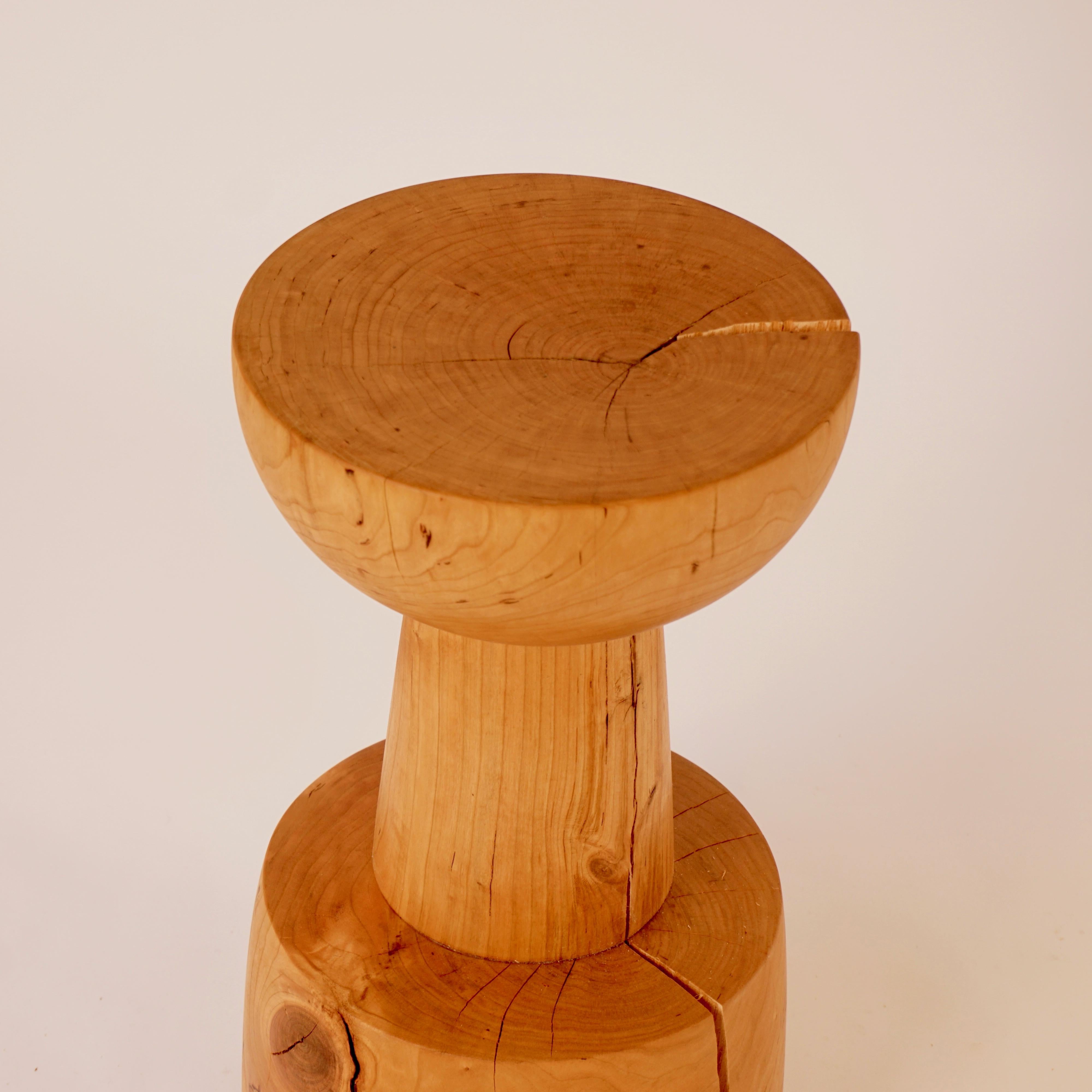 Mini-table  pidestal en bois tourn #6 en cerisier Neuf - En vente à Bangall, NY