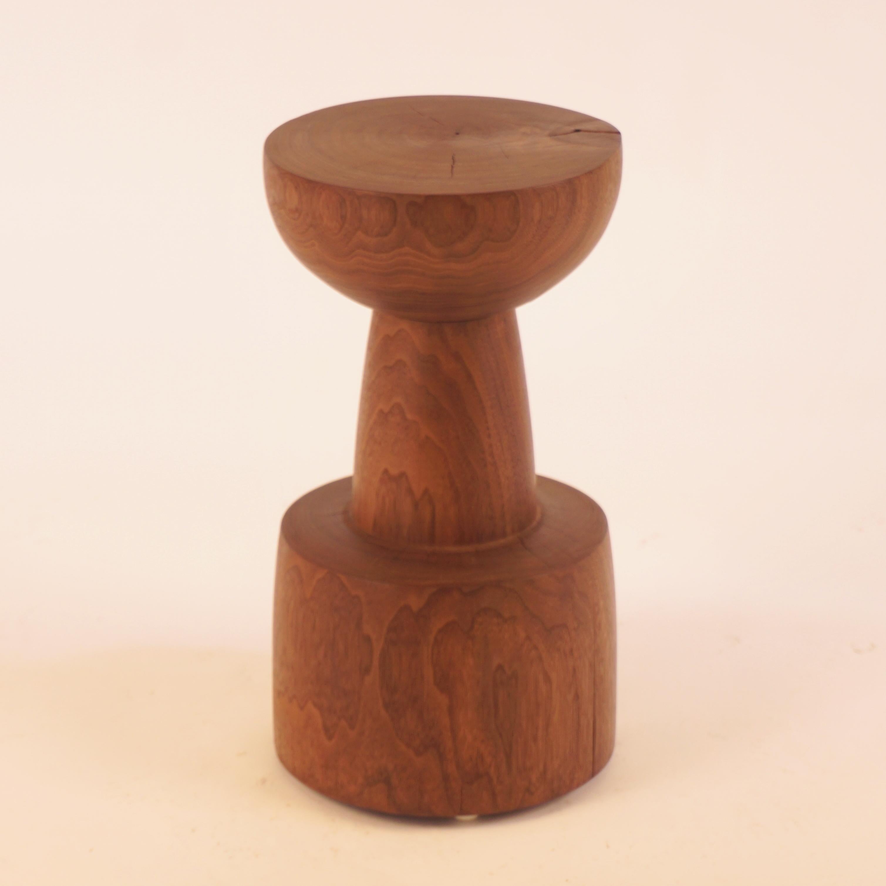 Minipedestal de madera torneada nº 6 en nogal Estadounidense en venta