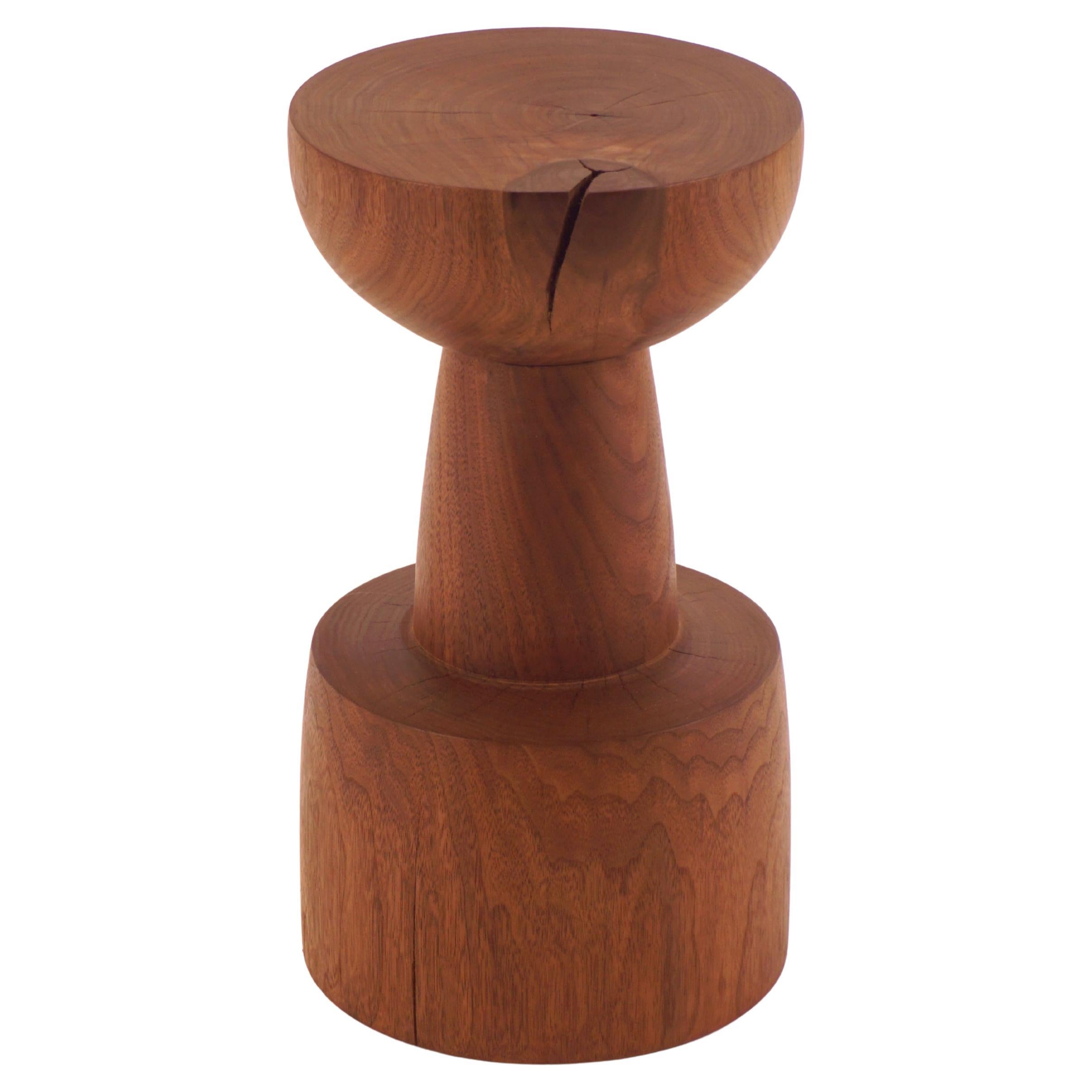Gedrechselter Mini-Pedestal-Tisch #6 aus Nussbaumholz