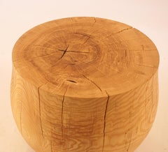 Mesa auxiliar con pedestal de madera torneada nº 13 en fresno aceitado