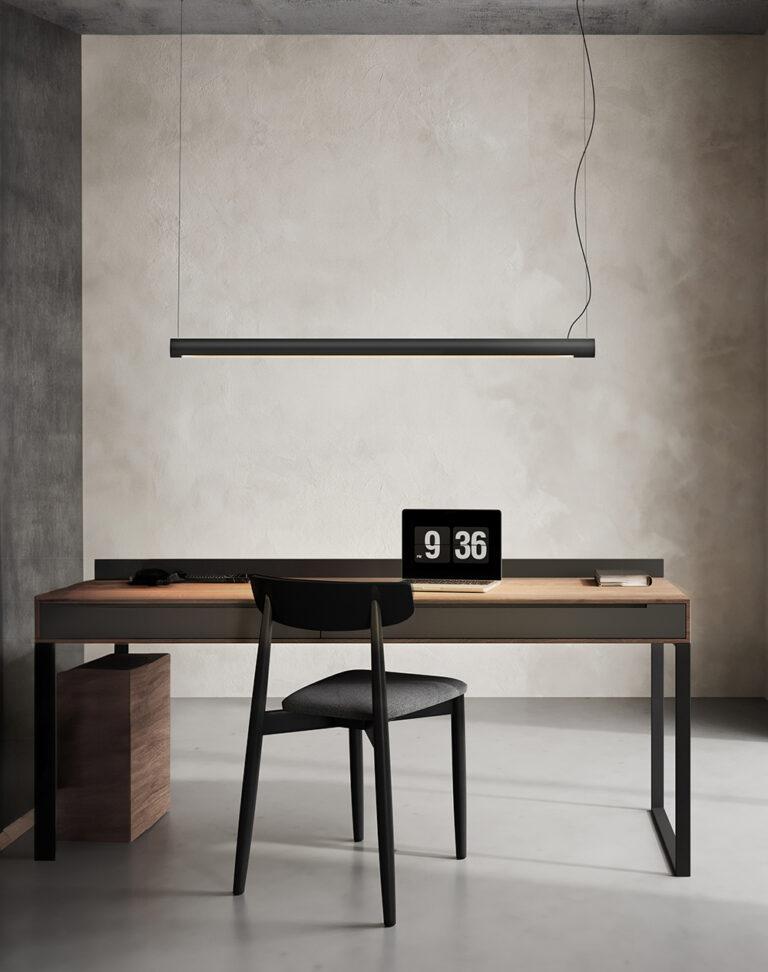 Zeitloser Minimalismus, durchdachtes Design. Die Turner Pendelleuchte verkörpert die Essenz des minimalistischen Designs - elegant, beständig und mühelos modern. Die aus leichtem Aluminium gefertigte Turner lässt sich um bis zu 45° im oder gegen den