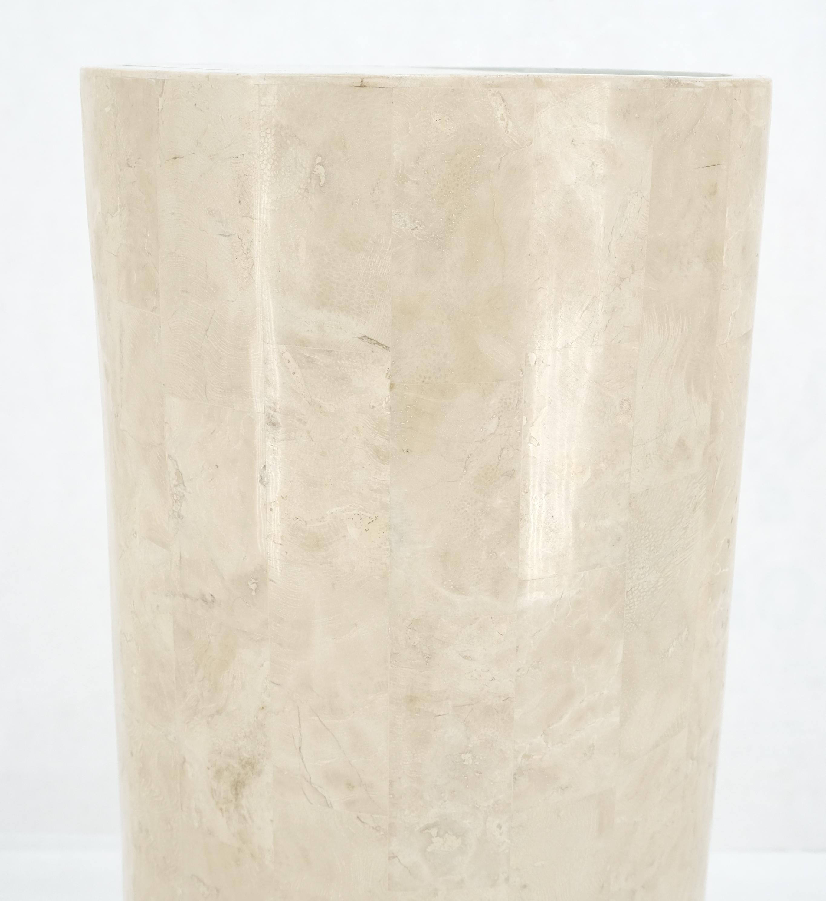 Turning Top Lighted Electrified Tessellated Marble Round Pedestal Stand MINT! im Zustand „Gut“ im Angebot in Rockaway, NJ