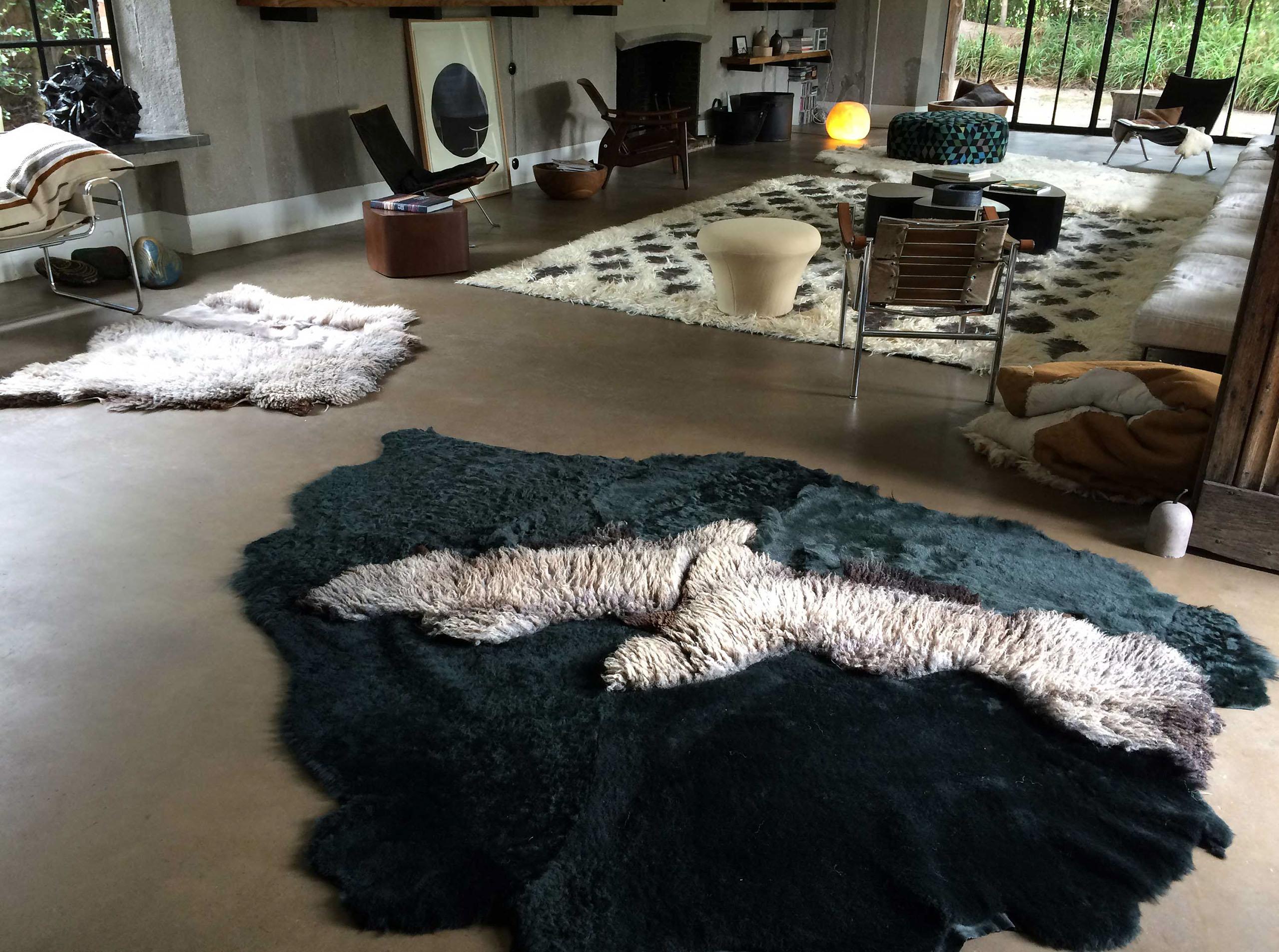 Organic Shape Hand-Dyed Turqoise & Cognac European Sheepskin Rug by Carine Boxy For Sale 11
