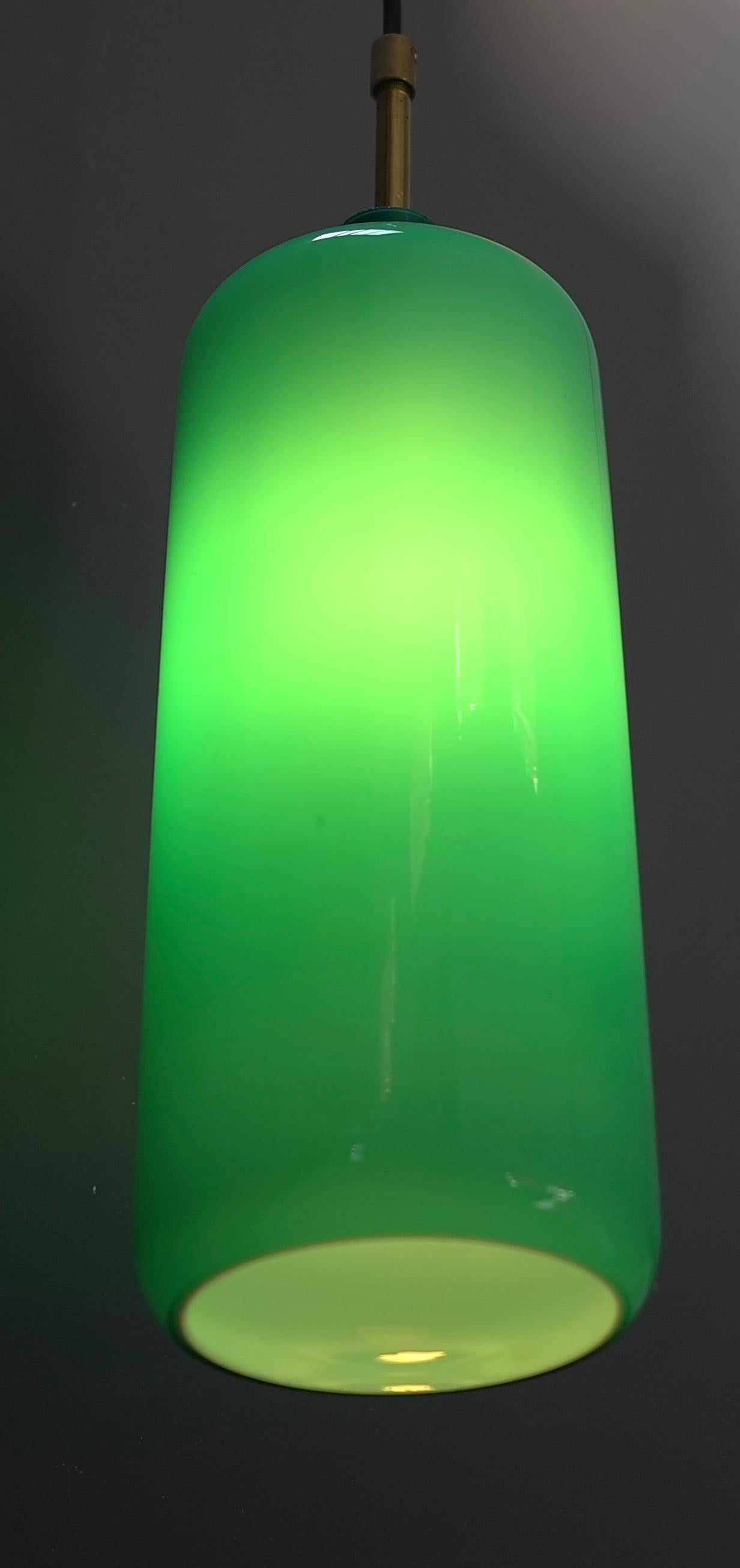 Metà XX secolo 6x Lampade a sospensione a cilindro in vetro turchese di Uno & Östen Kristiansson Svezia 1960 in vendita
