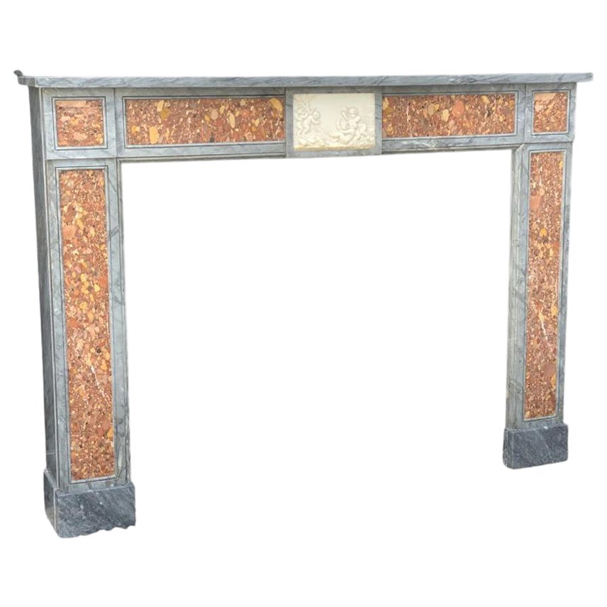 Camino in marmo blu Turquin, Brecchia Alep e statue bianche in vendita