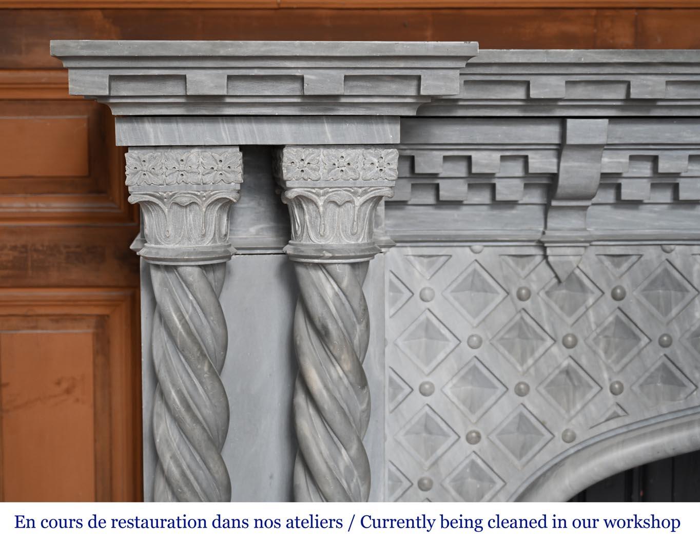 Turquin marble fireplace in neo-Gothic style In Good Condition For Sale In SAINT-OUEN-SUR-SEINE, FR