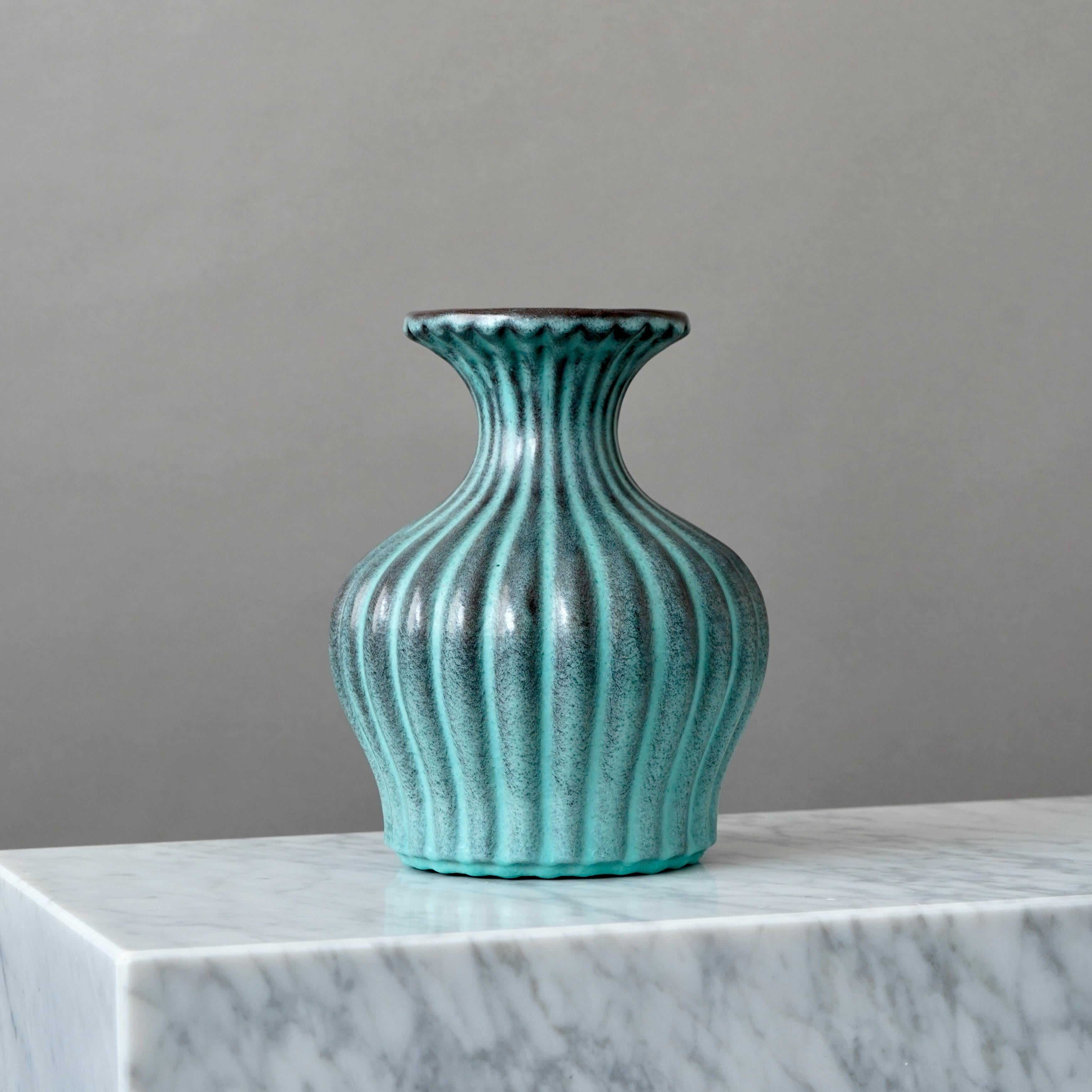 Turquois Art Deco Ceramic Vase by Ewald Dahlskog, Bo Fajans, Sweden, 1930s For Sale 1