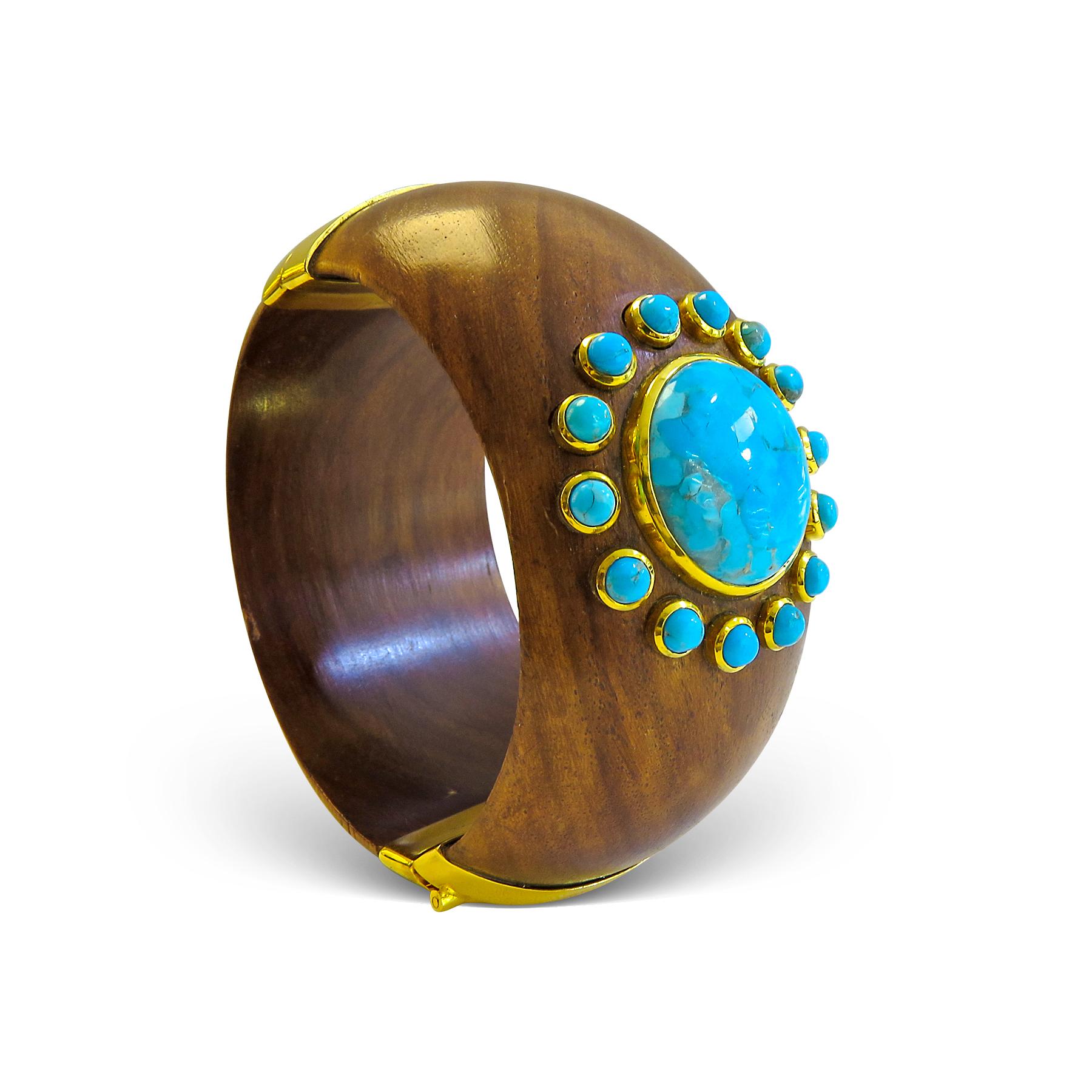 Bangle= Wood 18k gold on st. Silver.
Turquoise= Center 23mm/ Small ones 4mm
Hinged & Lock sistem 
Width= 1 1/2 inches 
Diameter= 2 1/2 inches
Size= 7  