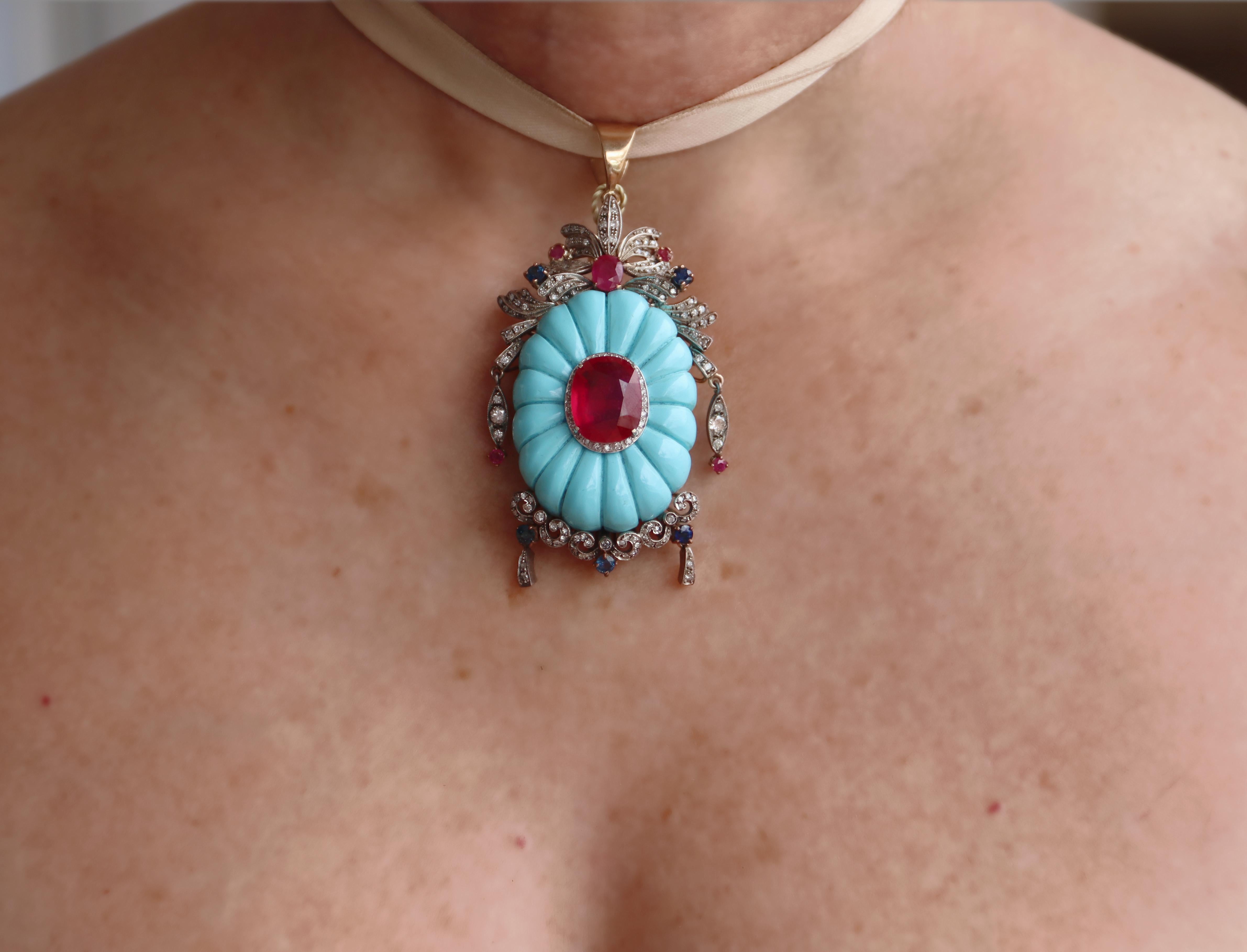 Turquoise 9 Karat Yellow Gold Diamonds Sapphires Rubies Pendant Necklace In New Condition For Sale In Marcianise, IT