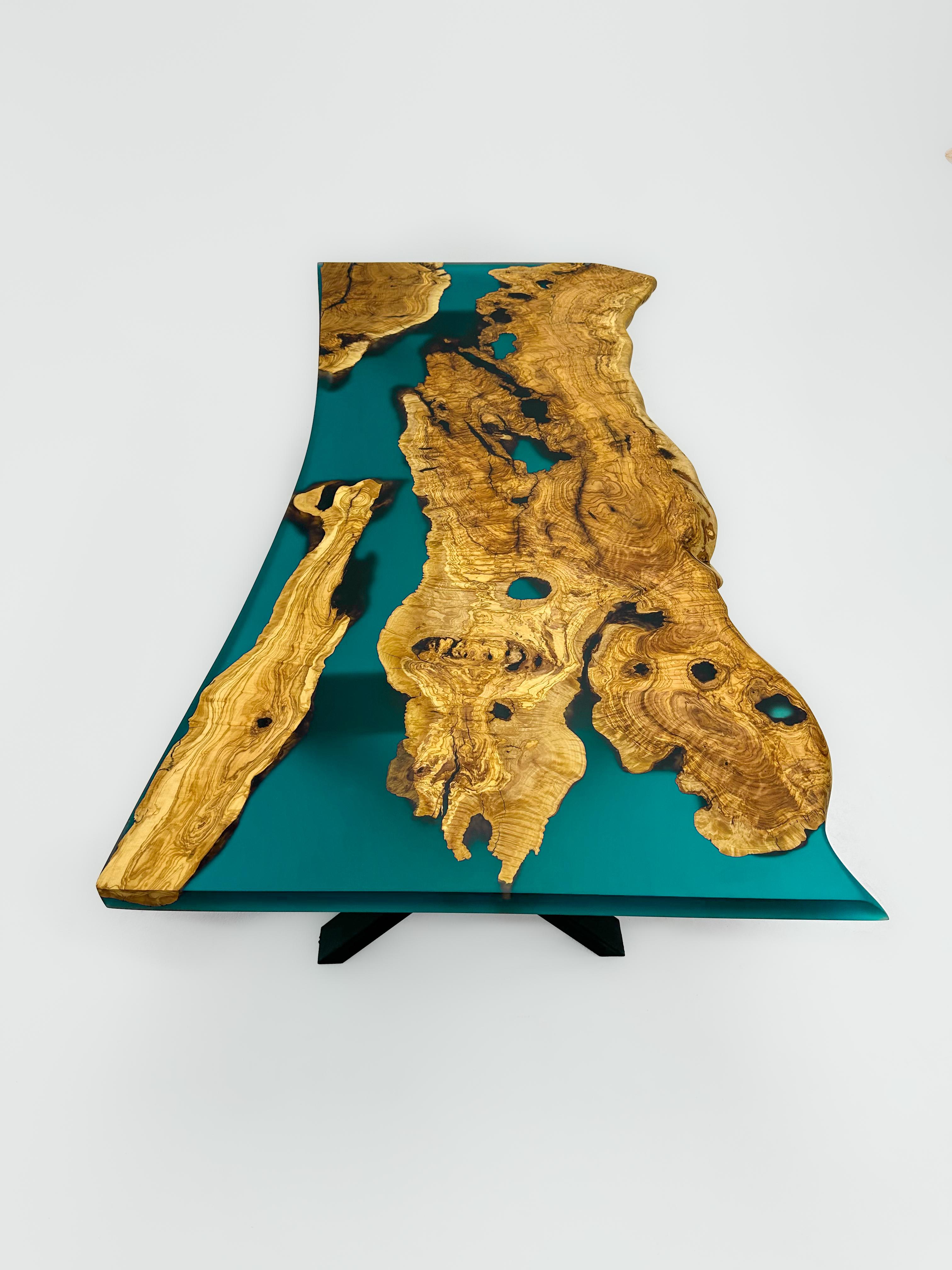 Turquoise Ancient Olive Epoxy Resin Dining Live Edge Table In New Condition For Sale In İnegöl, TR