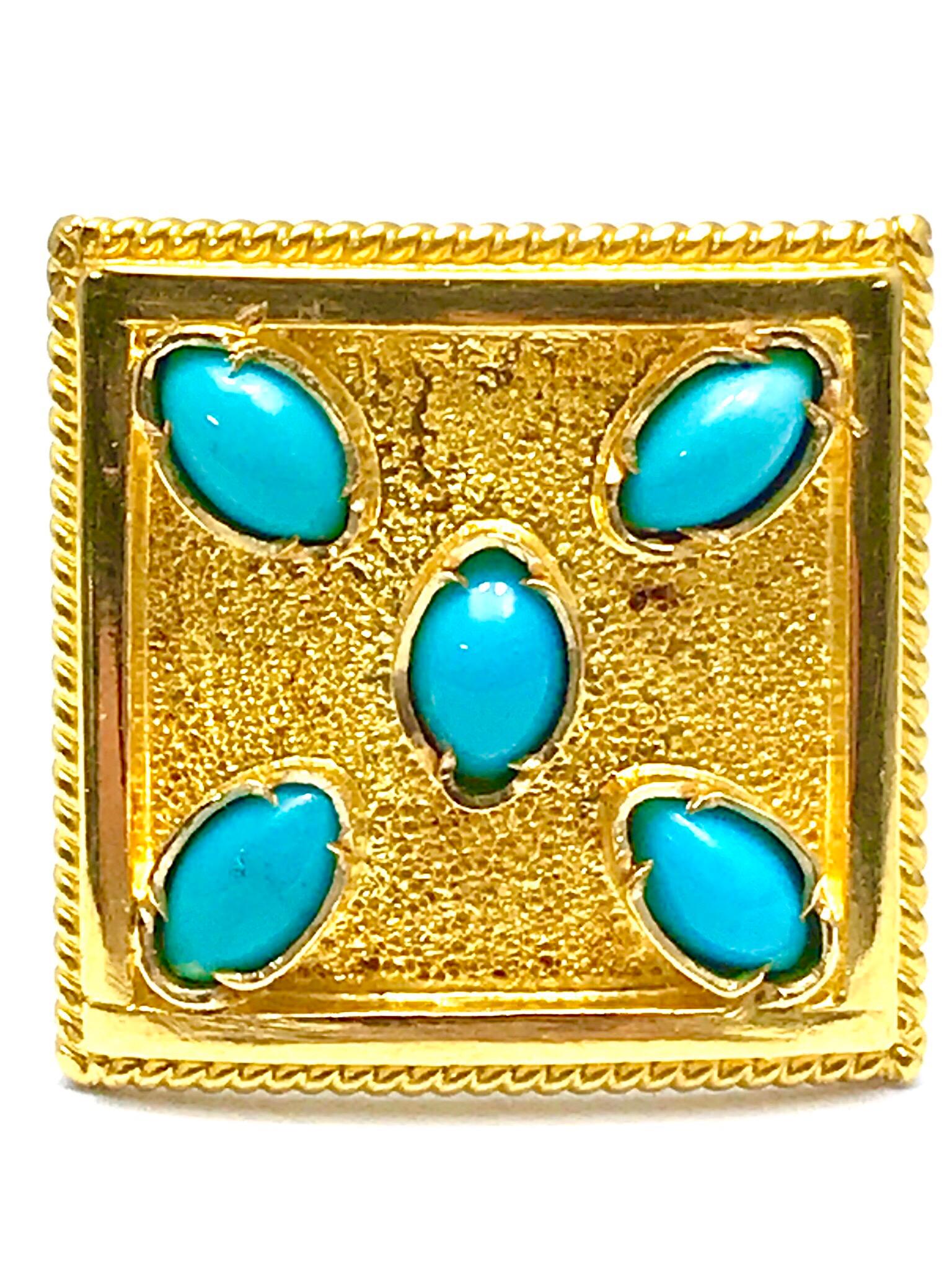 Turquoise and 18 Karat Yellow Gold Cufflinks with a Toggle Back In Excellent Condition In Chevy Chase, MD