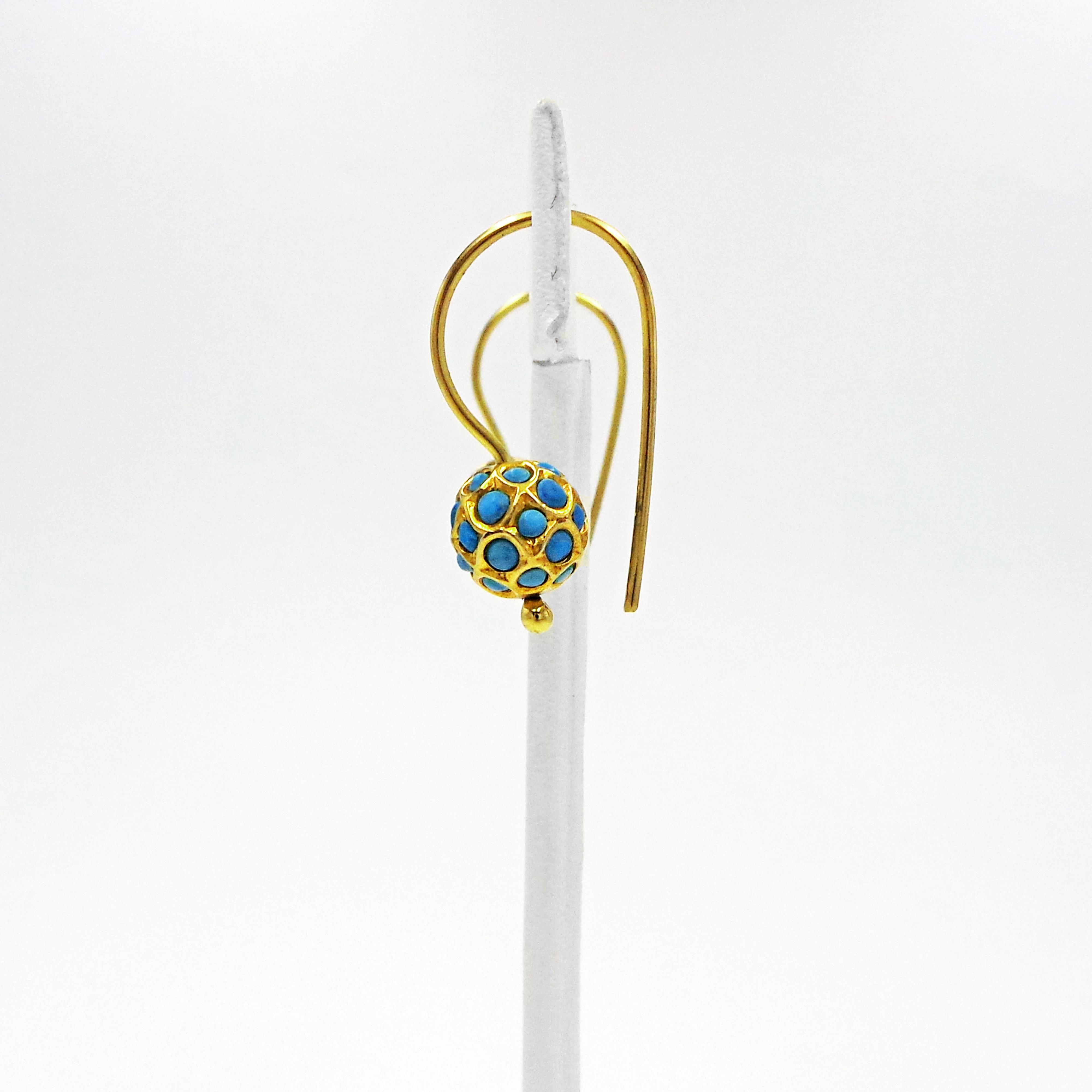 Turquoise and 18 Karat Gold Drop Earrings In New Condition In Naples, FL