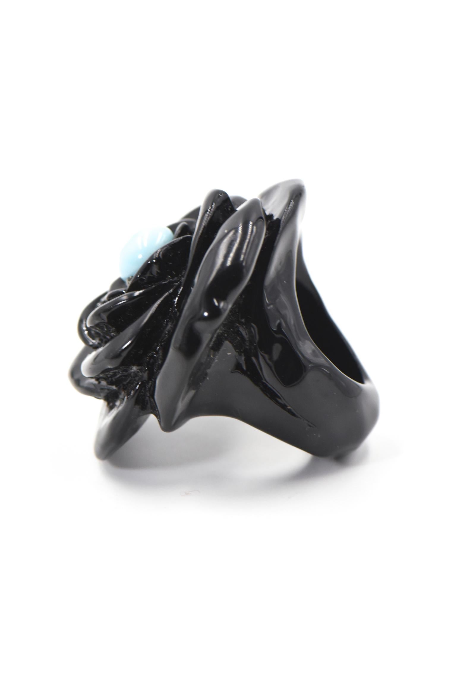 Türkis- und schwarzer Acryl-Blumen-Statement-Ring für Damen oder Herren im Angebot