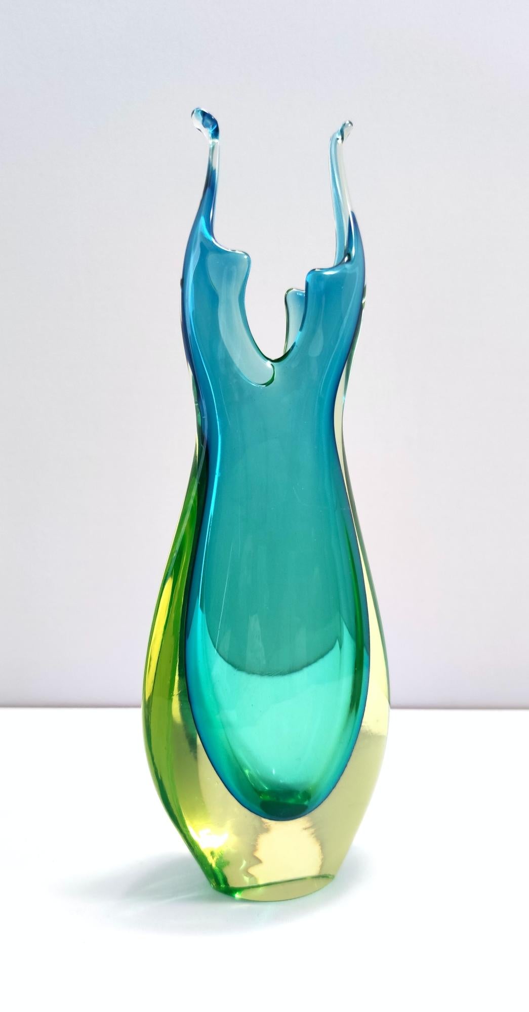 Mid-Century Modern Turquoise and Chartreuse Sommerso Murano Glass Vase Ascribable to Cenedese, 1950