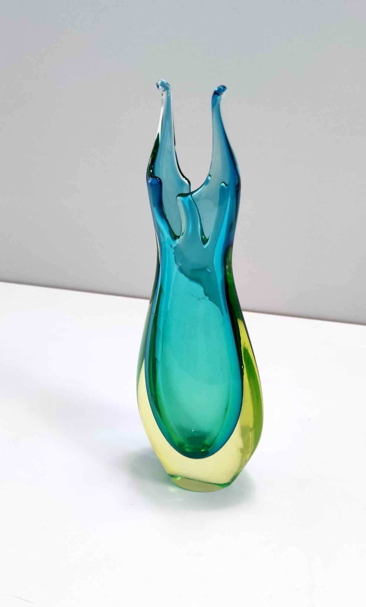 Turquoise and Chartreuse Sommerso Murano Glass Vase Ascribable to Cenedese, 1950 In Excellent Condition In Bresso, Lombardy