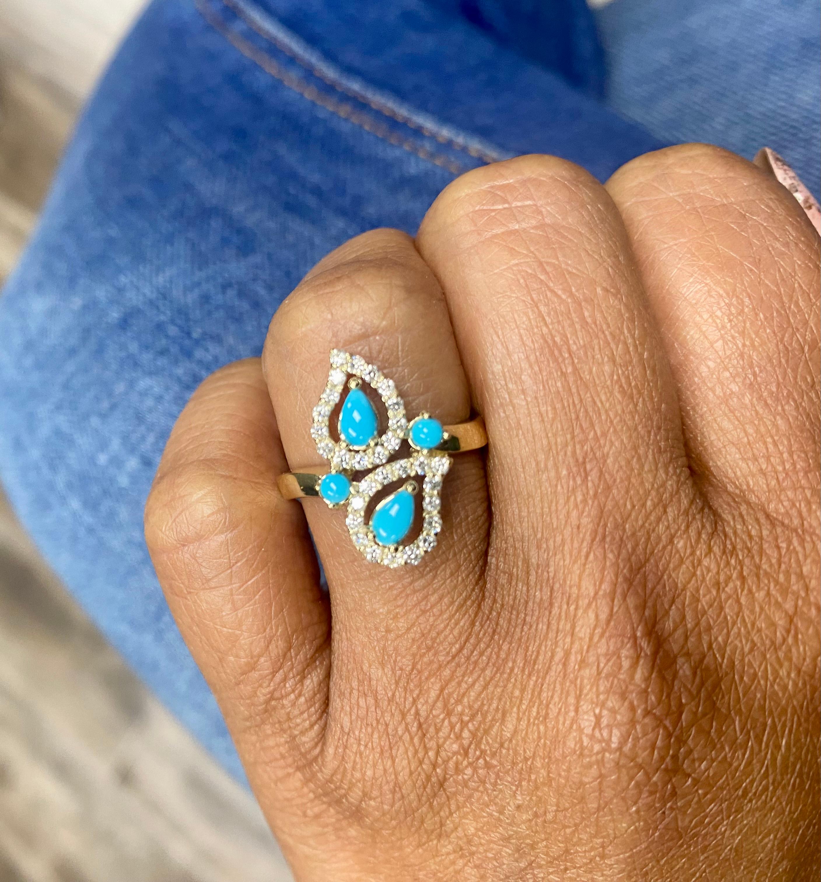 Women's Turquoise and Diamond 14 Karat Yellow Gold Cocktail Ring For Sale