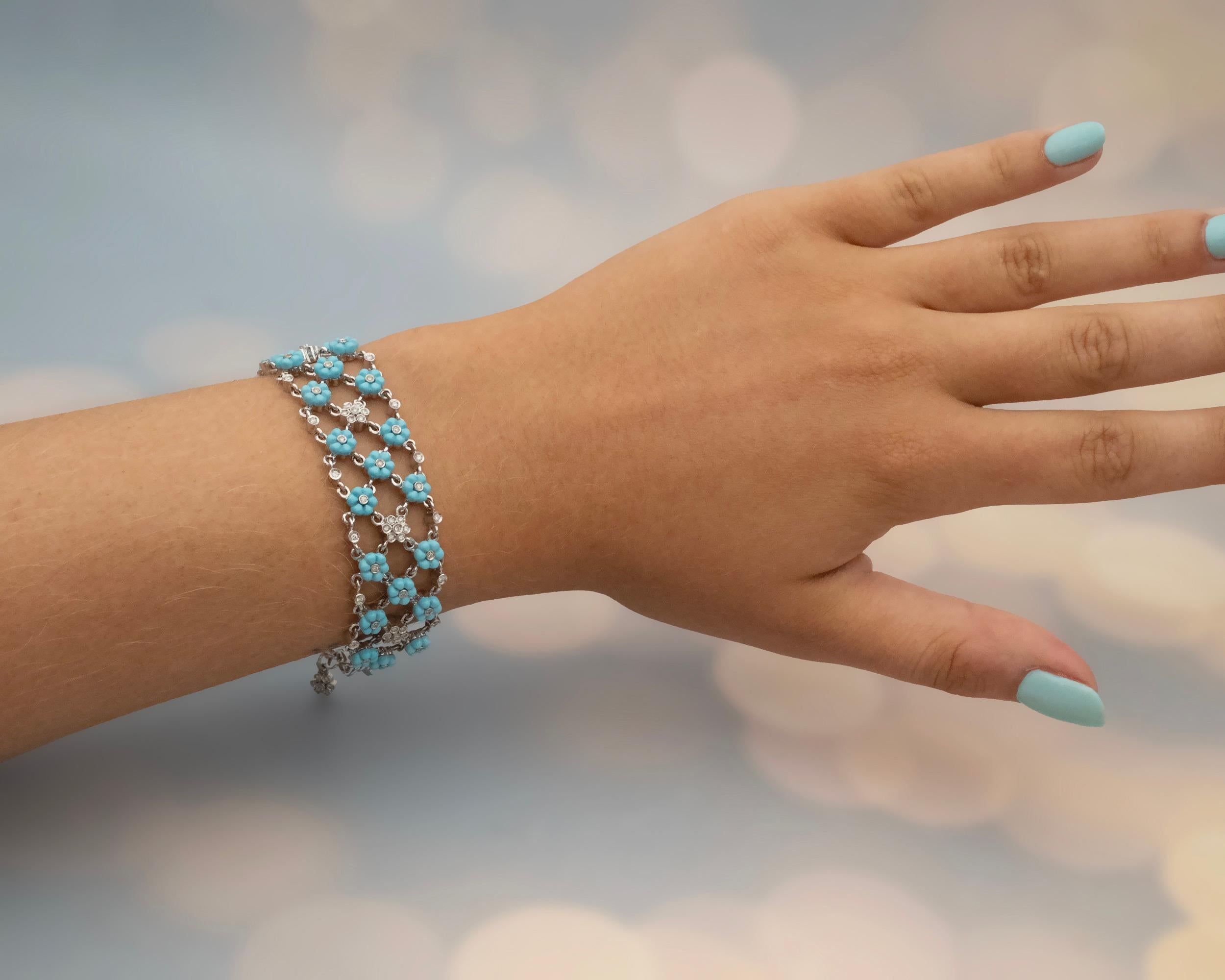 Pulsera de eslabones florales de oro blanco de 18 quilates con turquesa y diamantes Corte brillante en venta