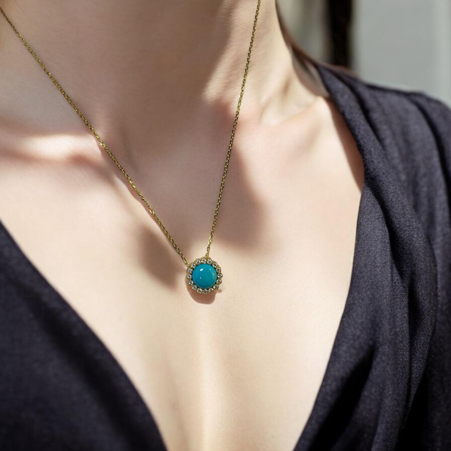 Collier en or jaune 18 carats avec halo de turquoises et diamants Pour femmes en vente