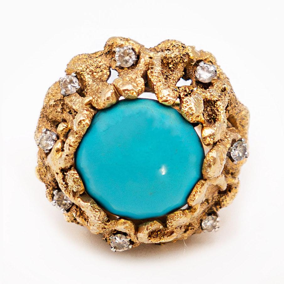 Beautiful Cocktail Ring ornamented with a Turquoise Cabochon, set in Gold and Diamonds. Signed and Stamped - 1960