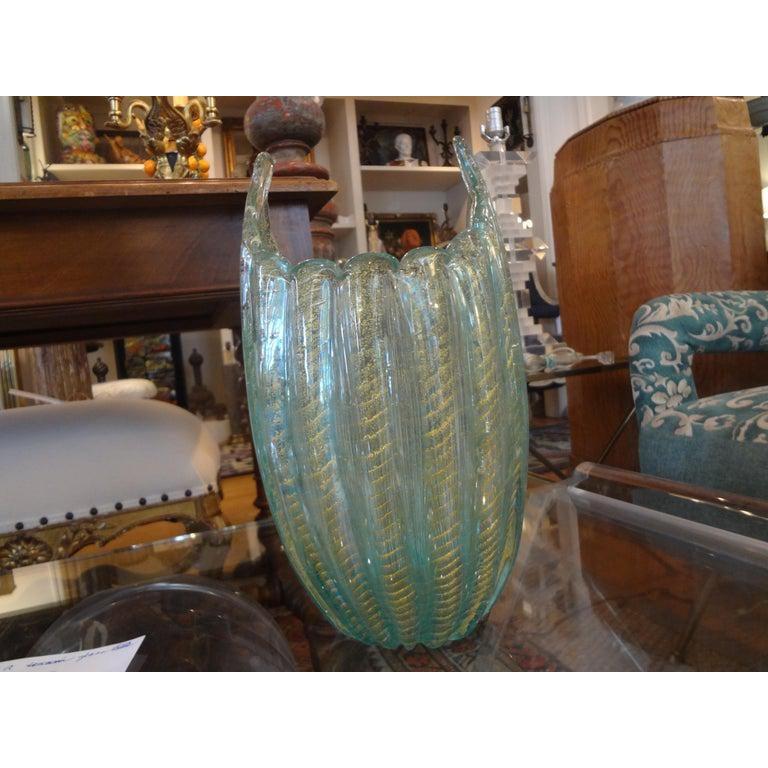 Hollywood Regency Vase en verre de Murano turquoise et or attribué à Barovier & Toso en vente