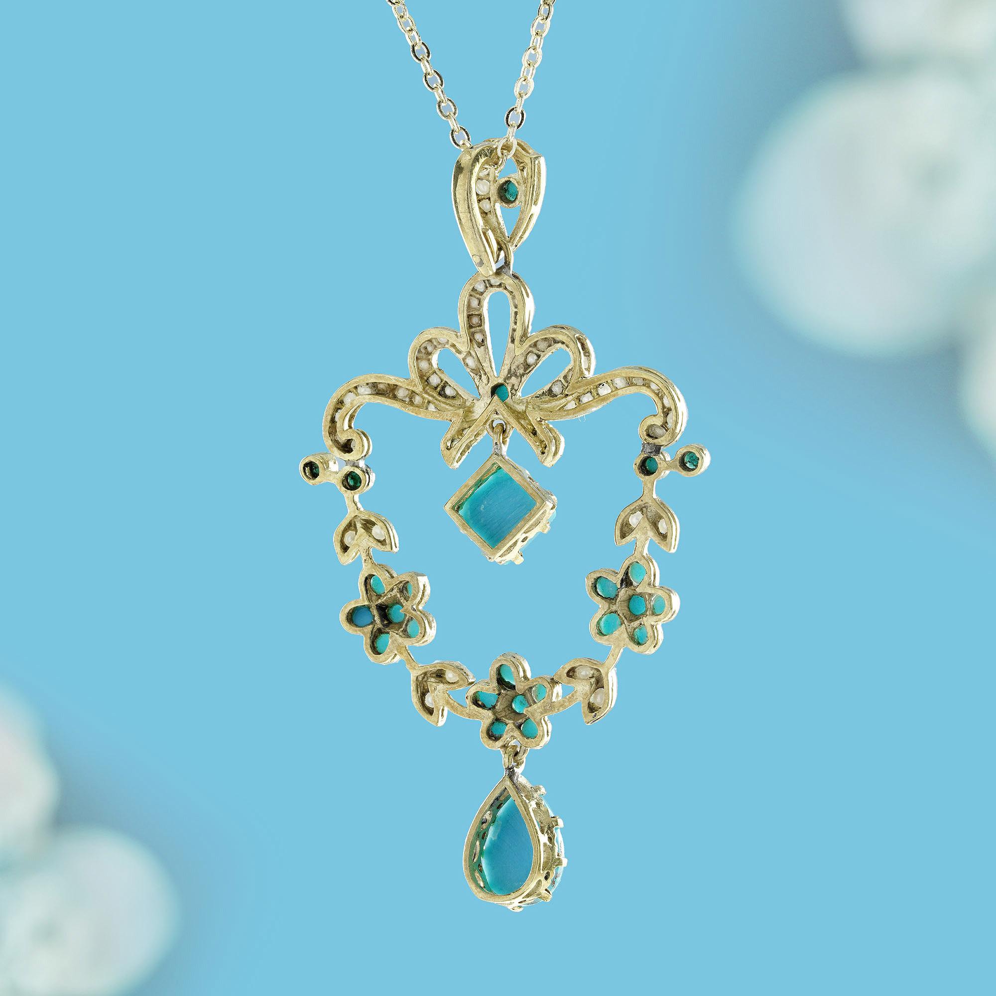 Colgante Floral Estilo Vintage Victoriano de Turquesa y Perla en Oro Amarillo de 14K en Nuevo estado para la venta en Bangkok, TH